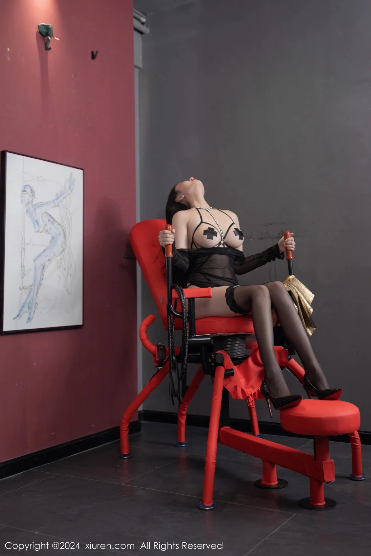 [[XiuRen秀人网]秀人网]No.8292_模特安然anran性感黑色上衣配金色短裙露黑色情趣内衣诱惑写真80P