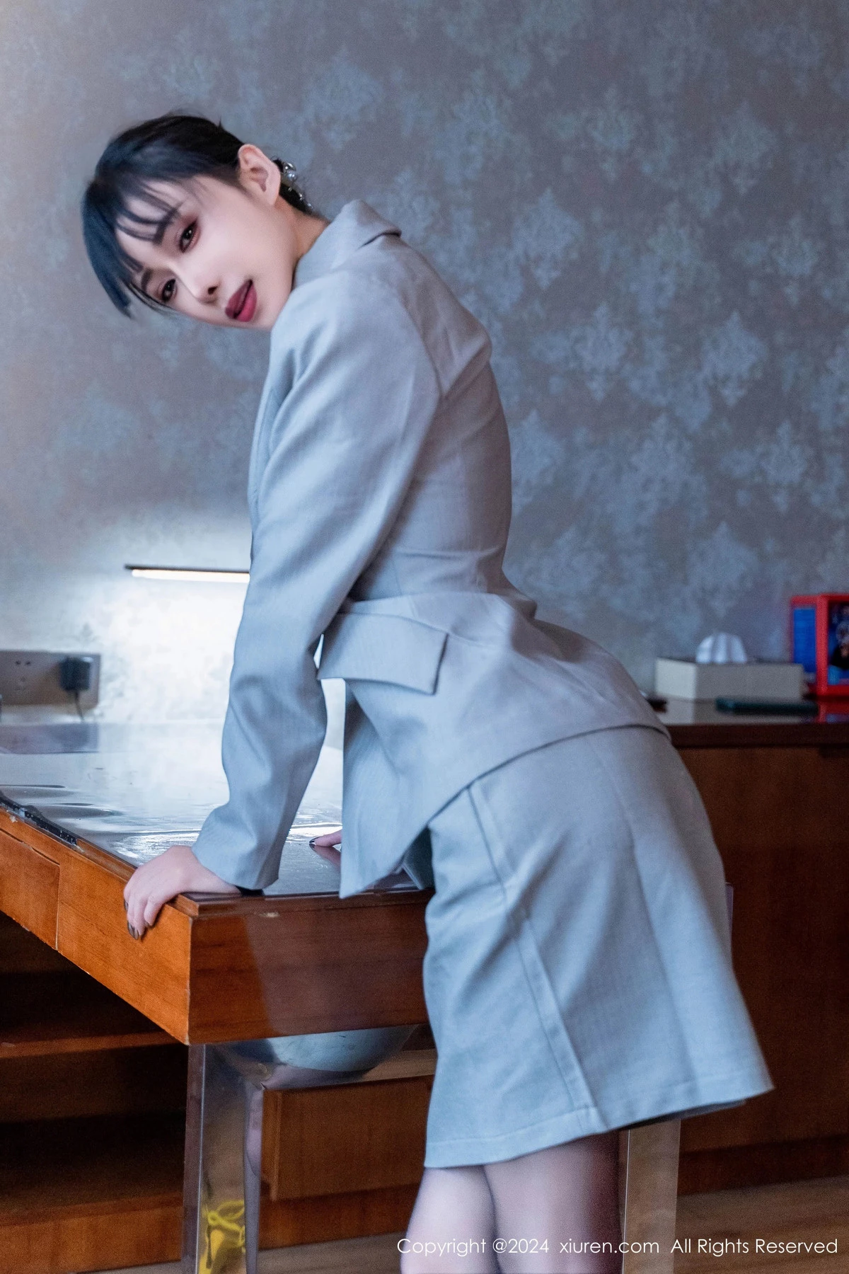 [[XiuRen秀人网]秀人网]No.8290_模特宝宝甜办公室OL制服露黑色缕空连体衣配超薄黑丝诱惑写真69P