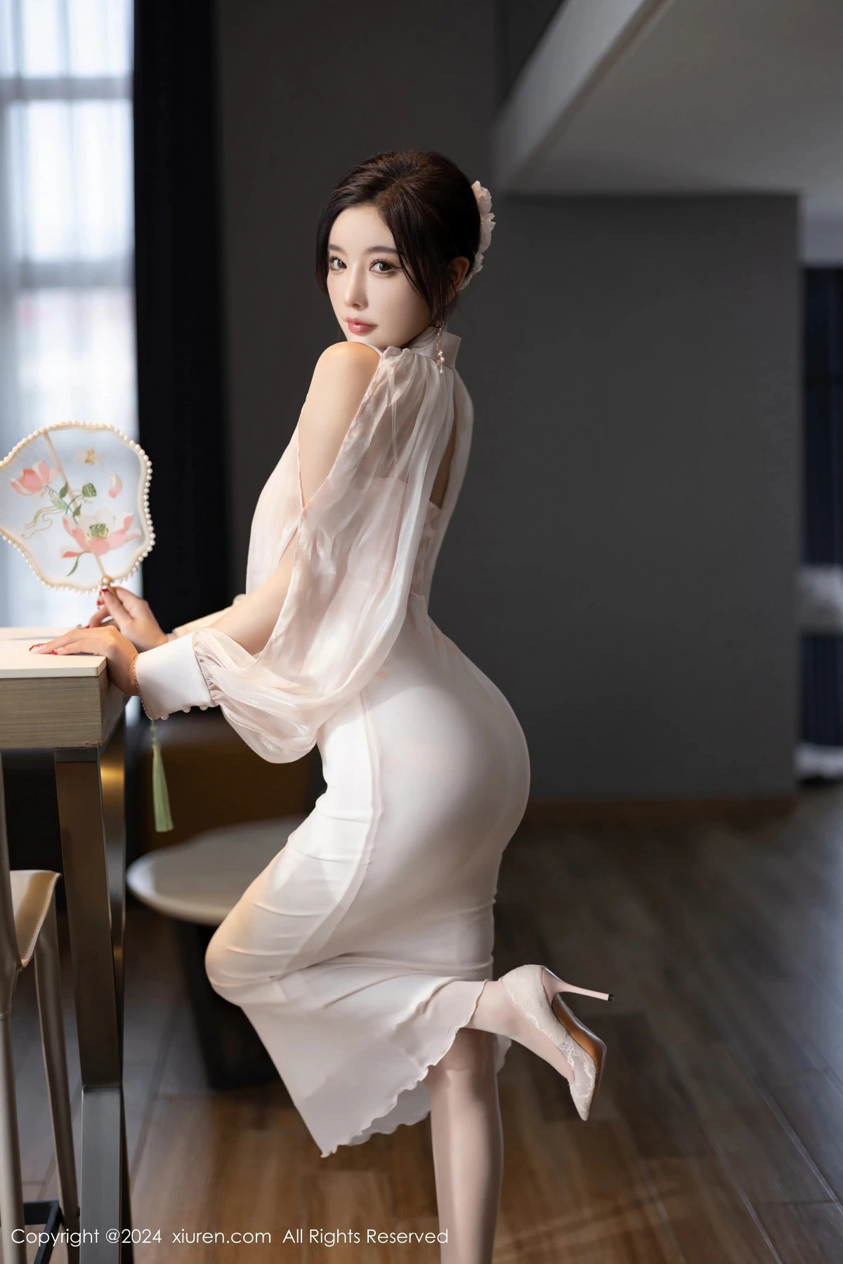 [[XiuRen秀人网]秀人网]No.8294_女神杨晨晨Yome浅粉色情趣内衣配浅粉丝袜秀完美身材诱惑写真80P