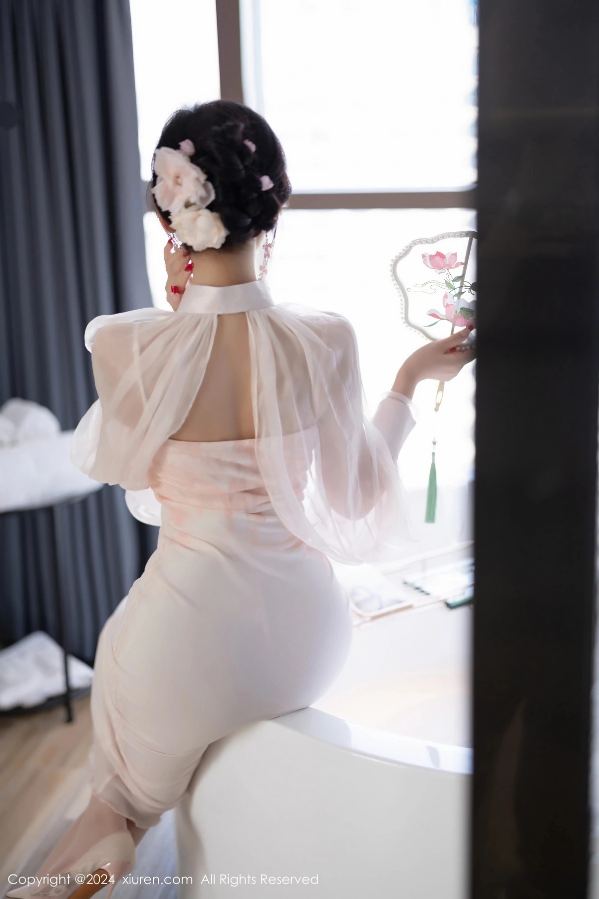 [[XiuRen秀人网]秀人网]No.8294_女神杨晨晨Yome浅粉色情趣内衣配浅粉丝袜秀完美身材诱惑写真80P