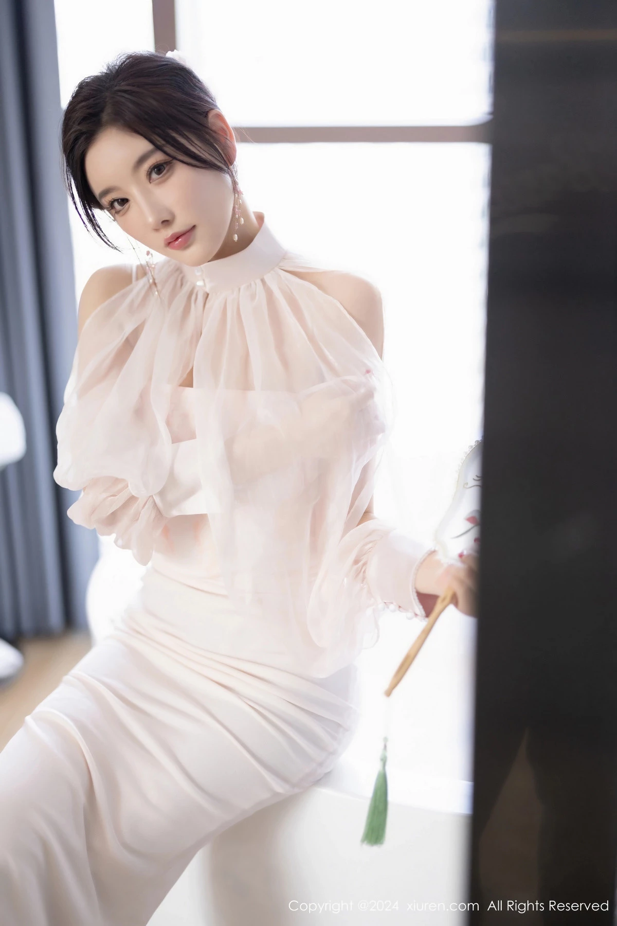 [[XiuRen秀人网]秀人网]No.8294_女神杨晨晨Yome浅粉色情趣内衣配浅粉丝袜秀完美身材诱惑写真80P