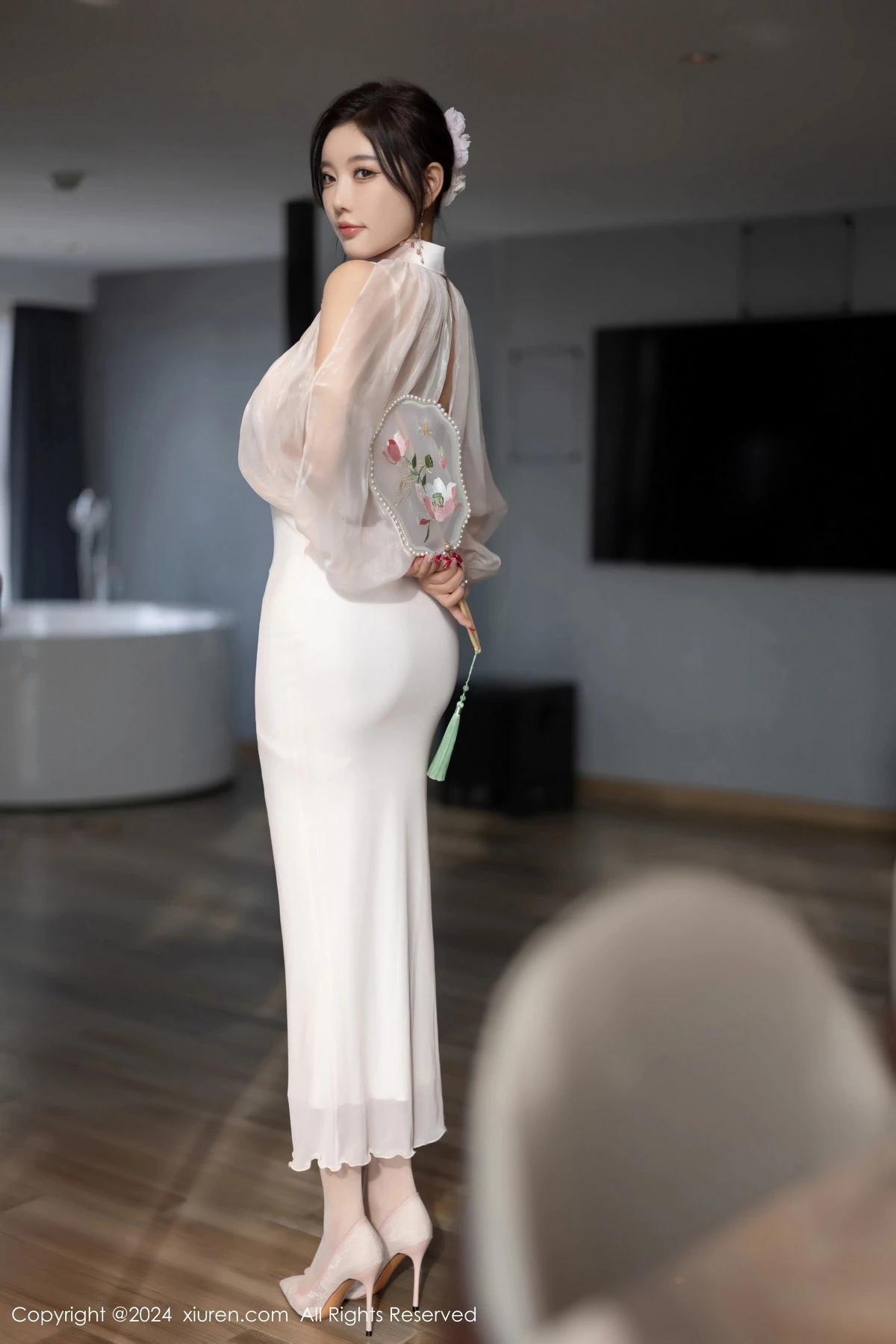 [[XiuRen秀人网]秀人网]No.8294_女神杨晨晨Yome浅粉色情趣内衣配浅粉丝袜秀完美身材诱惑写真80P