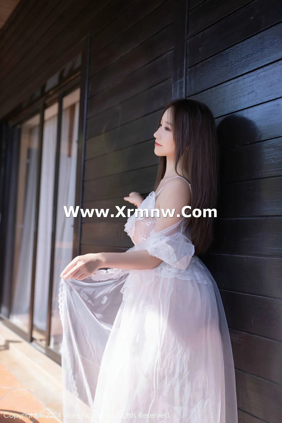 [[XiuRen秀人网]秀人网]No.8302_模特杏子Yada性感白色薄纱长裙配超薄肉丝秀曼妙身姿诱惑写真81P