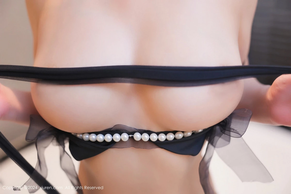 [[XiuRen秀人网]秀人网]No.8295_模特金小依性感黑色连衣裙露黑色内衣配超薄黑丝秀美腿诱惑写真78P