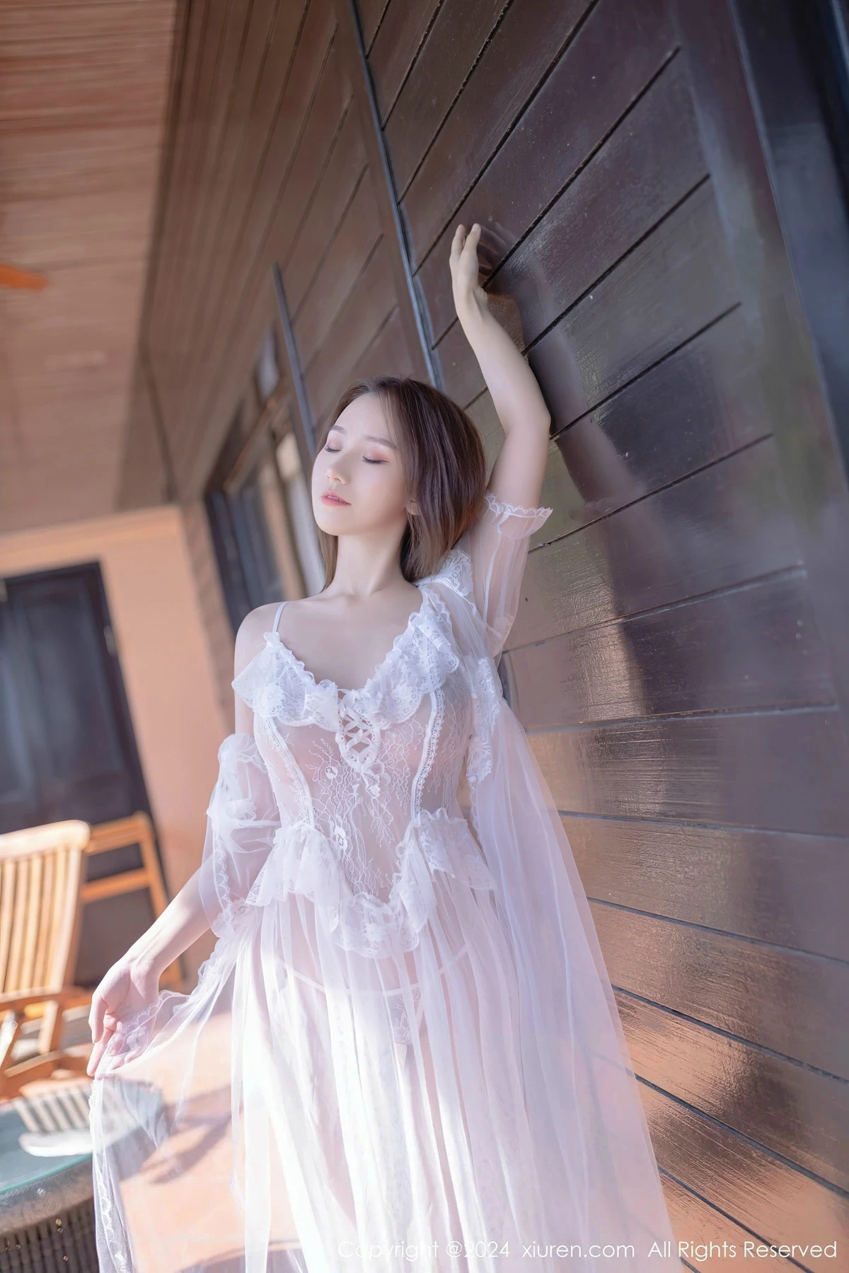 [[XiuRen秀人网]秀人网]No.8302_模特杏子Yada性感白色薄纱长裙配超薄肉丝秀曼妙身姿诱惑写真81P