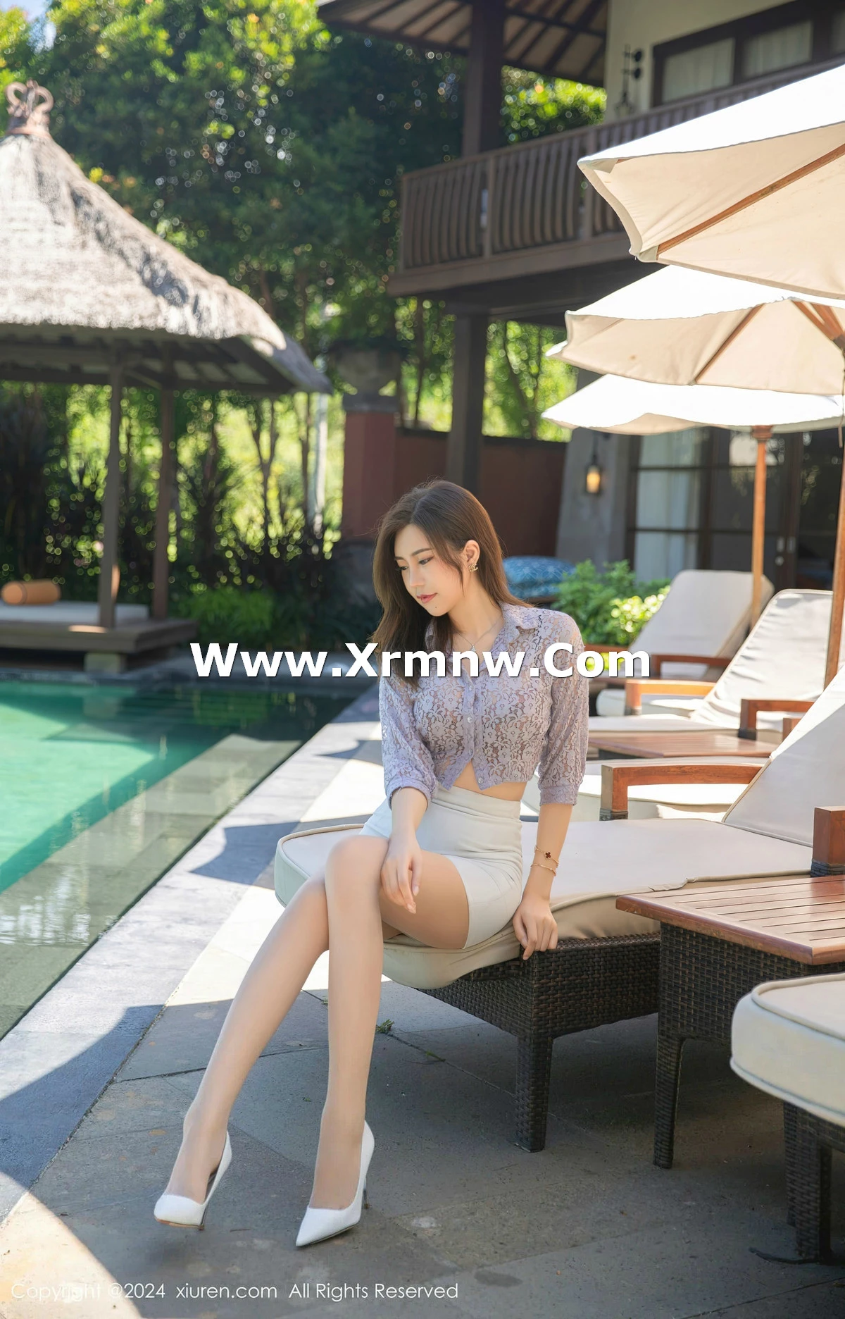 [[XiuRen秀人网]秀人网]No.8299_女神绮里嘉ula约会场景性感黑色内衣配原色丝袜秀曼妙身姿诱惑写真70P