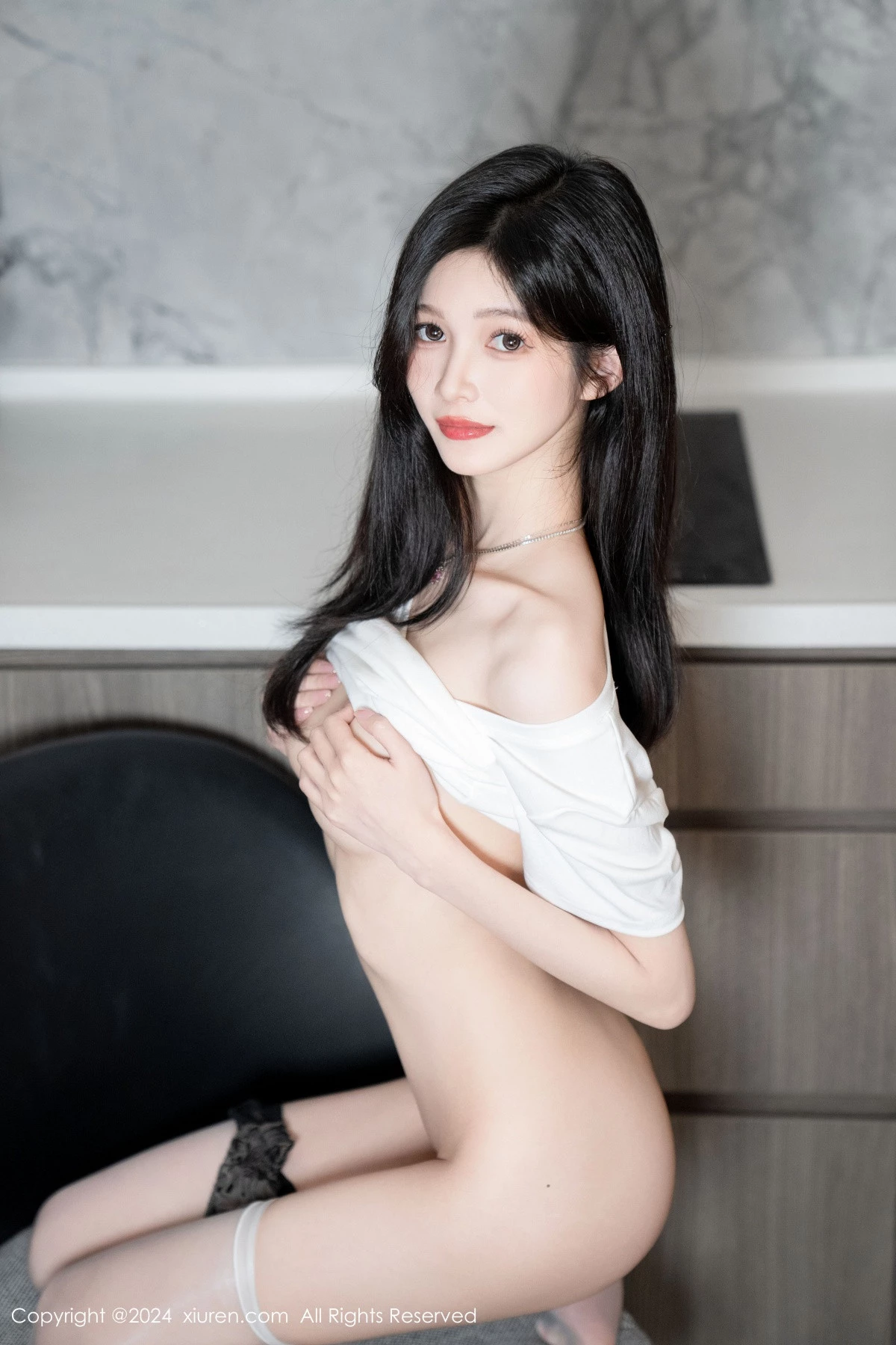 [[XiuRen秀人网]秀人网]No.8306_模特程程程性感白色短T配牛仔短裤露白丝袜秀曼妙身姿诱惑写真91P