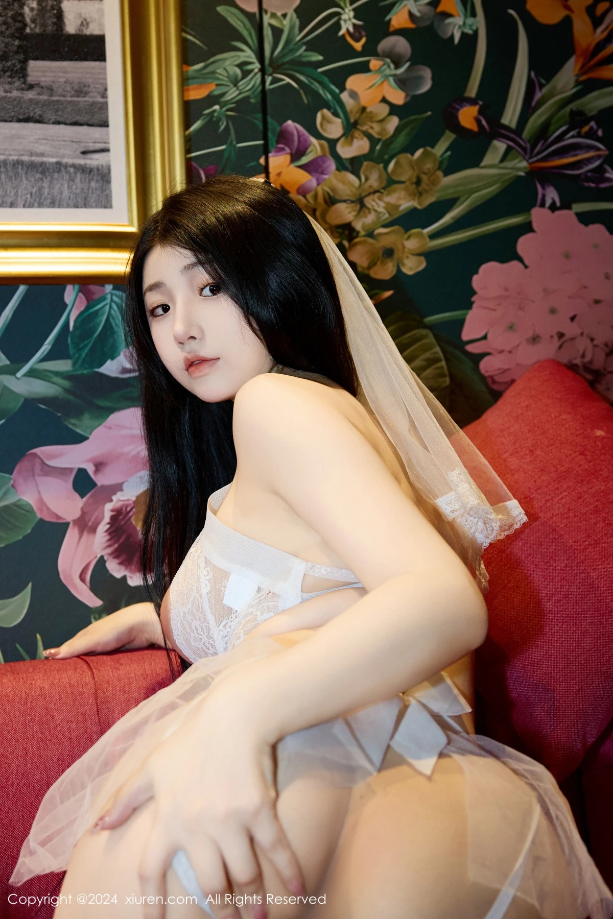 [[XiuRen秀人网]秀人网]No.8308_模特陈小花情感白色蕾丝情趣内衣配白丝袜秀惹火身材撩人诱惑写真62P