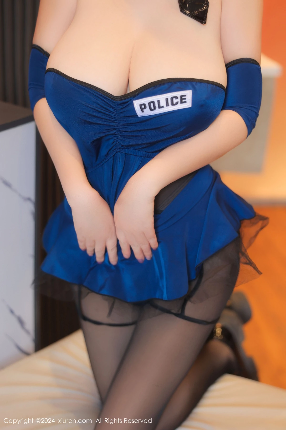 [[XiuRen秀人网]秀人网]No.8304_模特陈柒柒性感蓝色抹胸服饰配超薄黑丝秀惹火身段完美诱惑写真87P