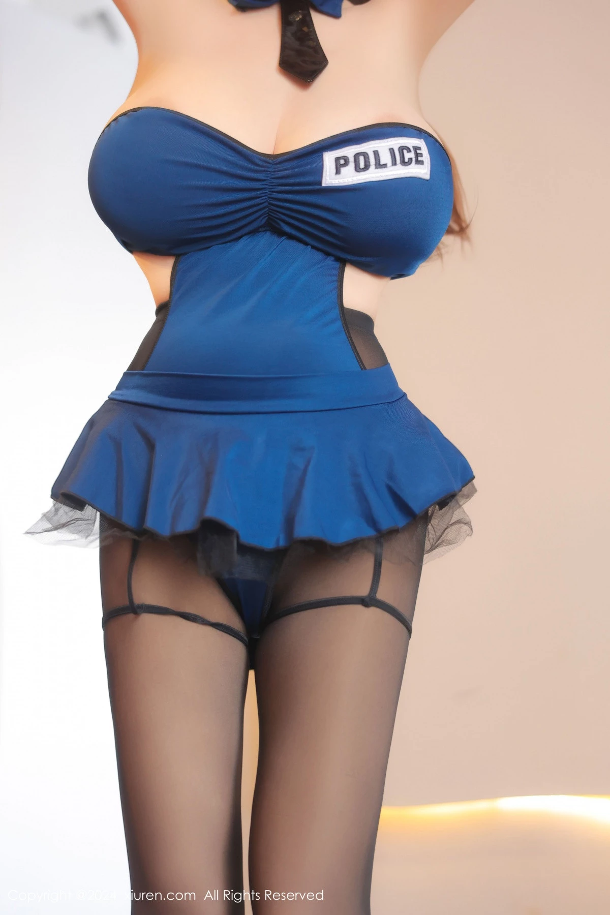 [[XiuRen秀人网]秀人网]No.8304_模特陈柒柒性感蓝色抹胸服饰配超薄黑丝秀惹火身段完美诱惑写真87P