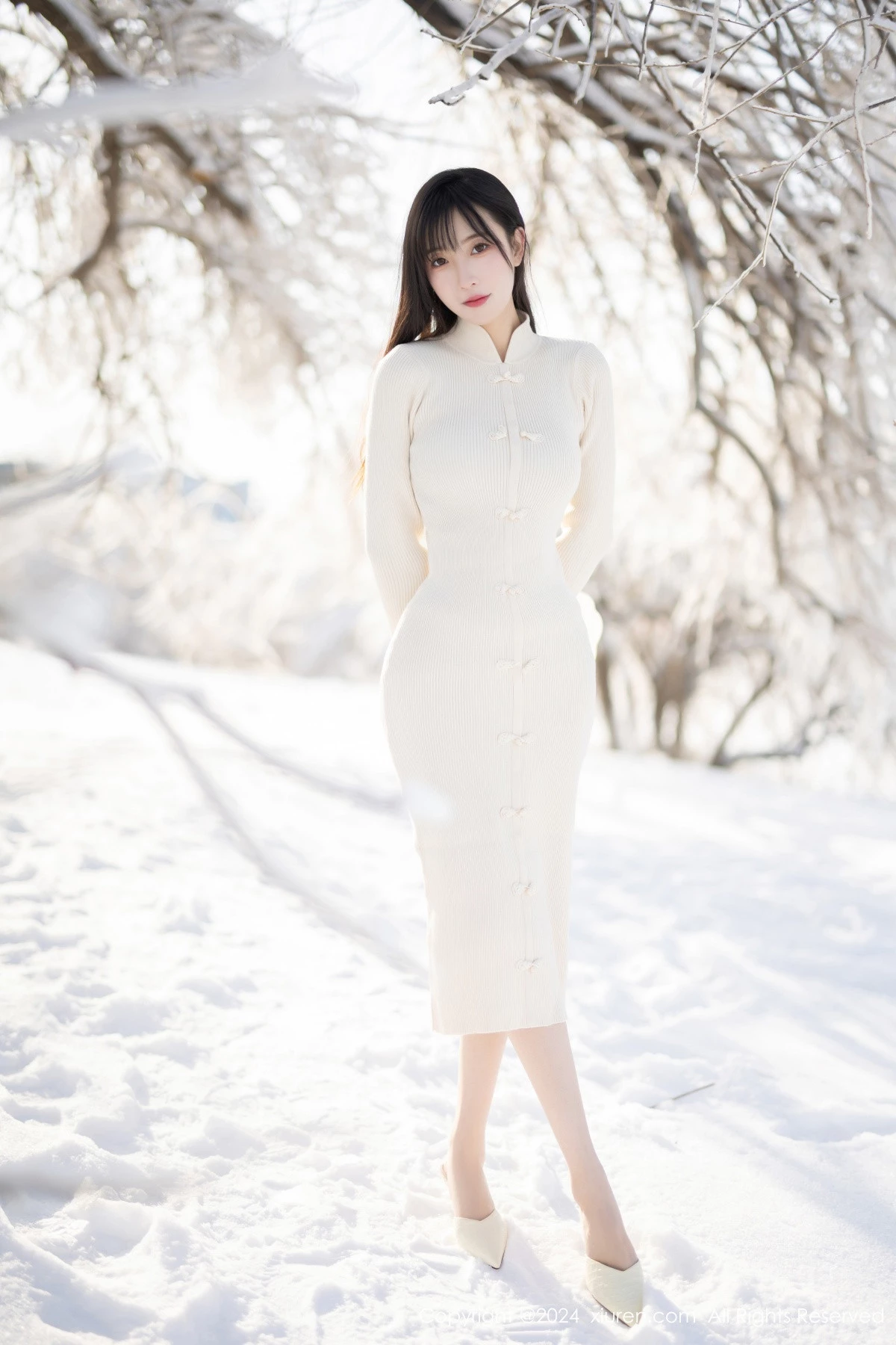 [[XiuRen秀人网]秀人网]No.8307_模特林星阑性感白色连衣长裙露白色吊带内衣秀曼妙身姿诱惑写真82P