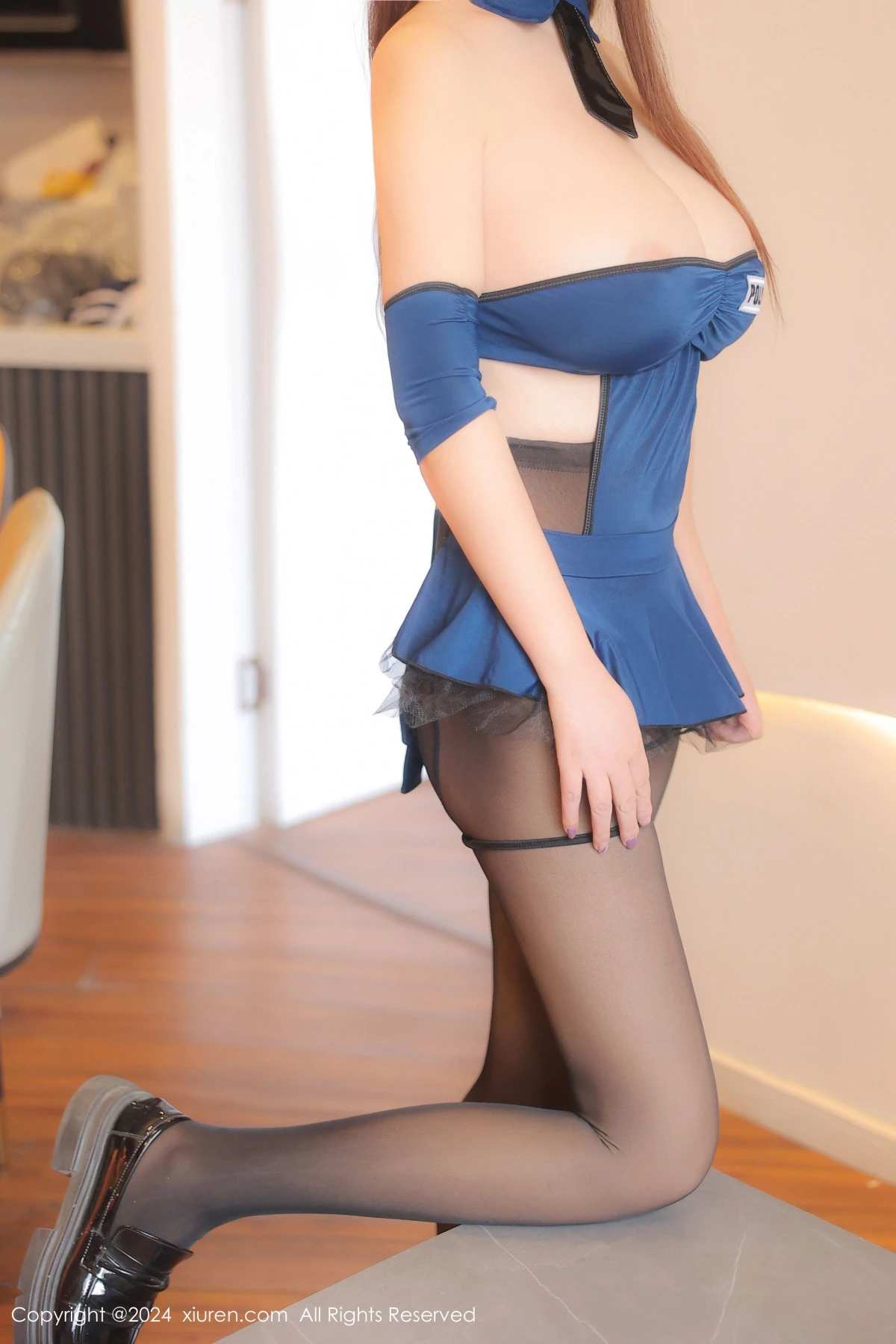 [[XiuRen秀人网]秀人网]No.8304_模特陈柒柒性感蓝色抹胸服饰配超薄黑丝秀惹火身段完美诱惑写真87P