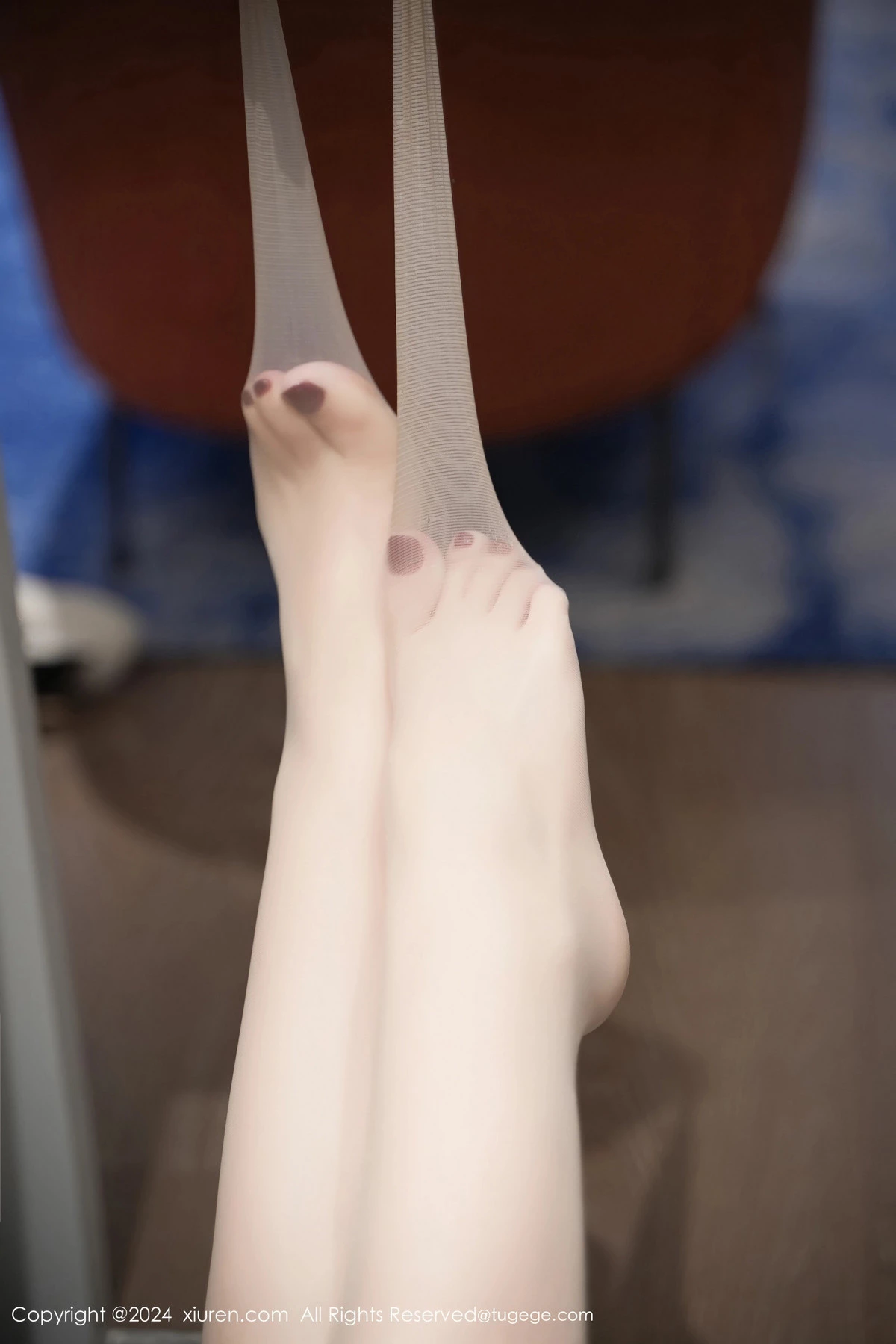 [[XiuRen秀人网]秀人网]No.8313_模特美七Mia厨房性感红色长裙配超薄肉丝秀丰满身材惹火诱惑写真82P