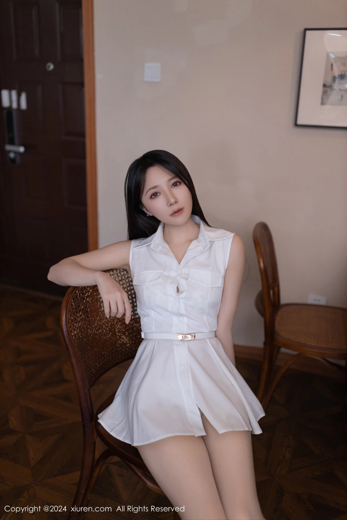 [[XiuRen秀人网]秀人网]No.8315_模特鱼子酱Fish性感白色连衣短裙露白色内衣秀曼妙身姿迷人写真80P