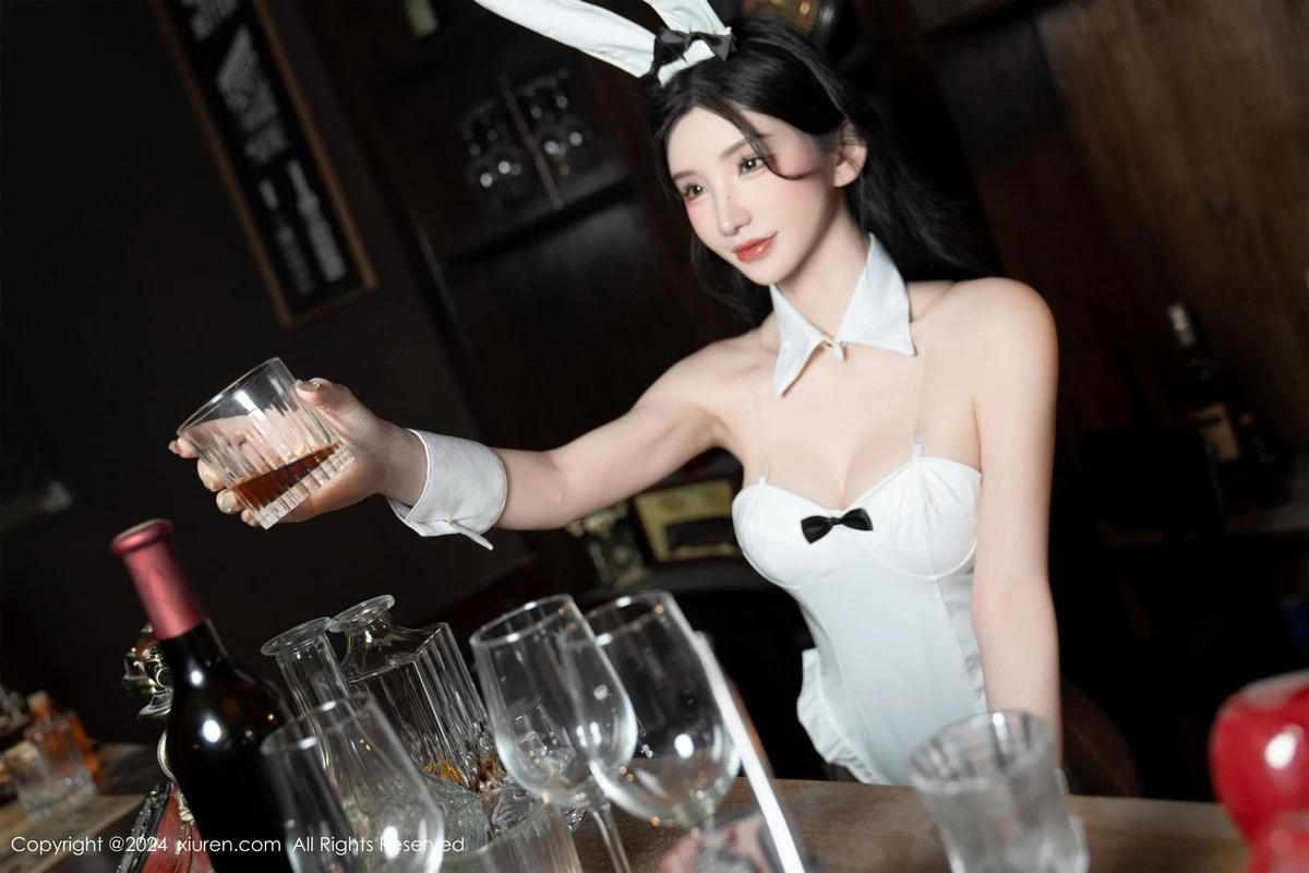 [[XiuRen秀人网]秀人网]No.8318_女神周于希Sally白色皮质高叉连体衣配开档黑丝秀美腿诱惑写真107P