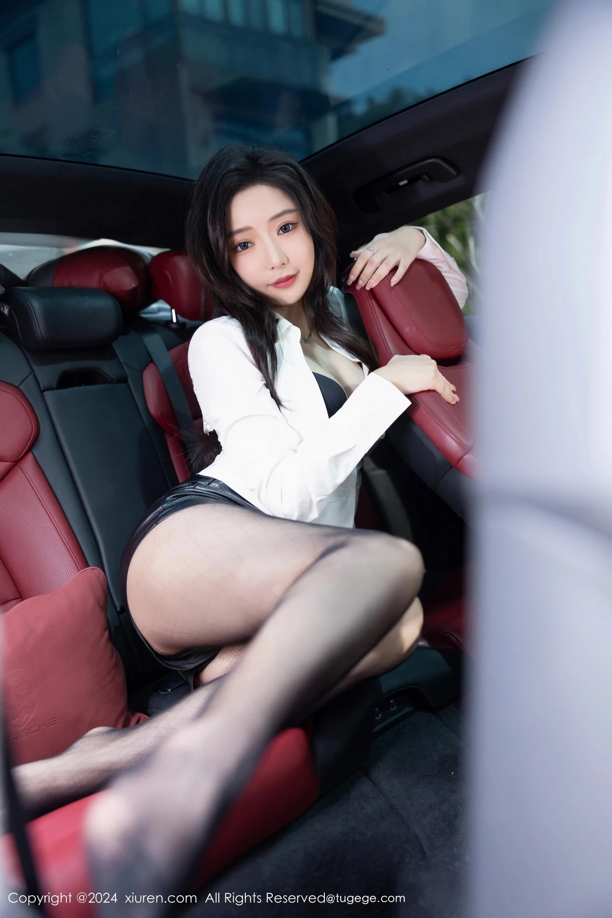 [[XiuRen秀人网]秀人网]No.8314_女神王馨瑶yanni性感白衬衫配黑短裙露超薄黑丝秀美腿诱惑写真80P