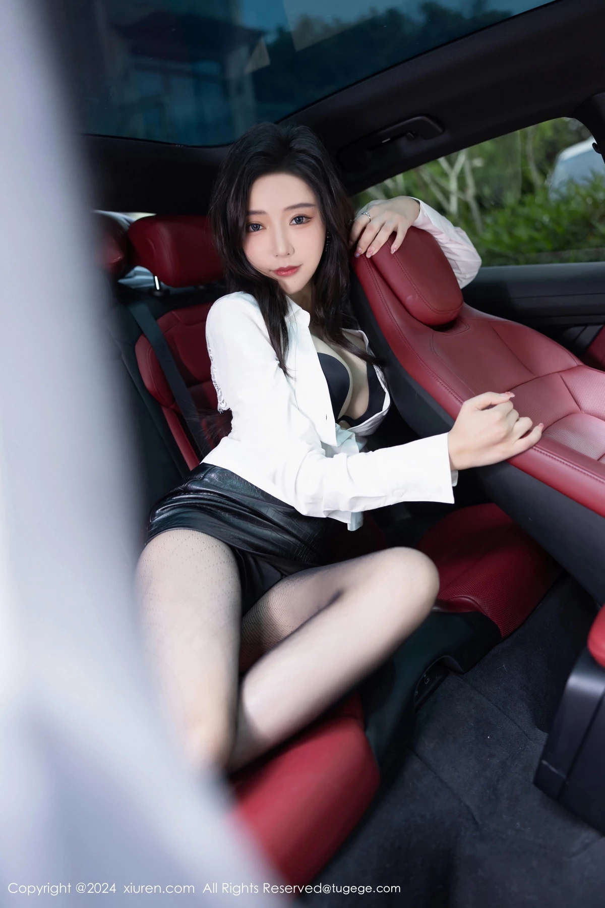 [[XiuRen秀人网]秀人网]No.8314_女神王馨瑶yanni性感白衬衫配黑短裙露超薄黑丝秀美腿诱惑写真80P