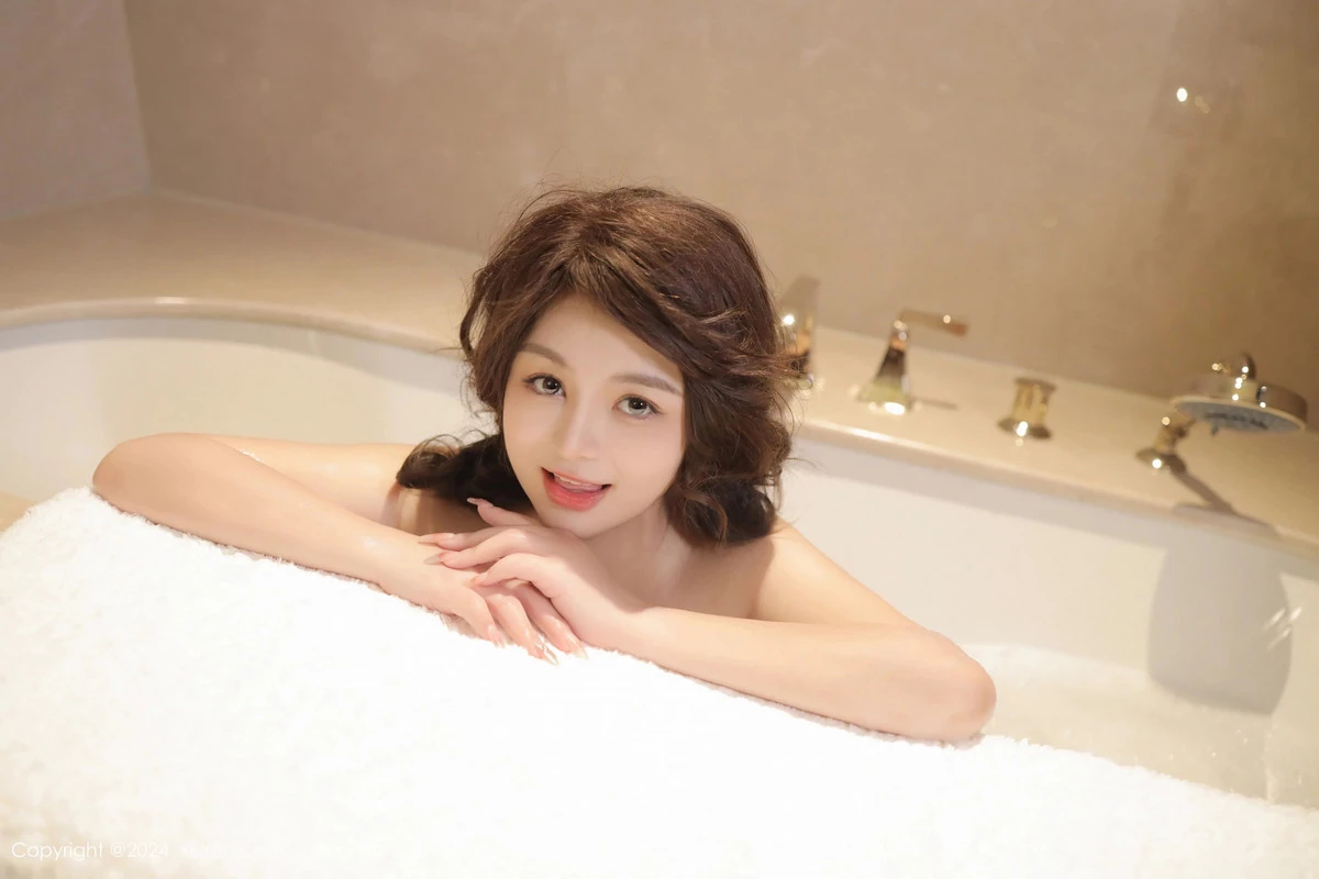 [[XiuRen秀人网]秀人网]No.8323_模特沈思怡浴缸场景私房泡泡浴大尺度全果秀火辣身材诱惑写真54P