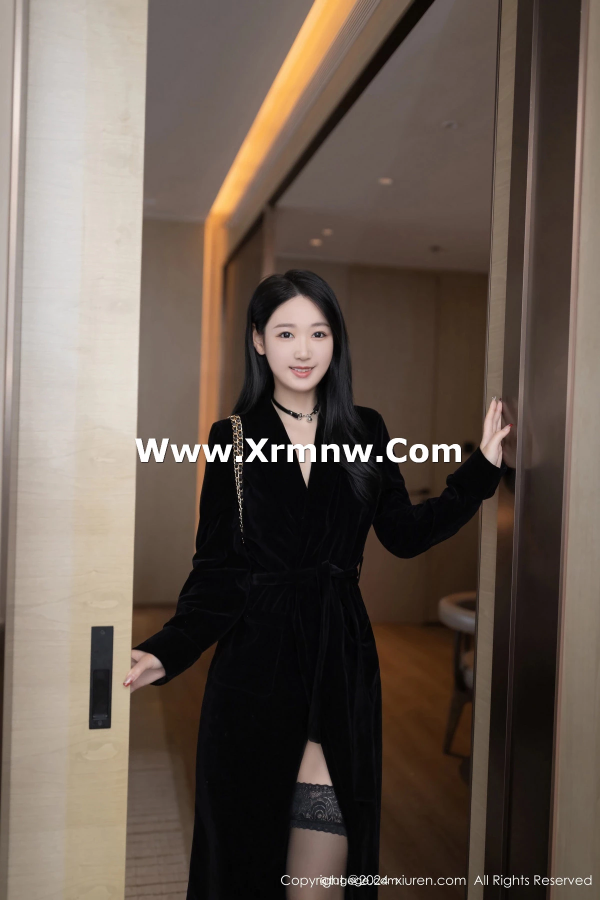 [[XiuRen秀人网]秀人网]No.8326_模特唐安琪黑色外衣露性感黑色薄纱连体衣配黑丝袜极致魅惑写真81P