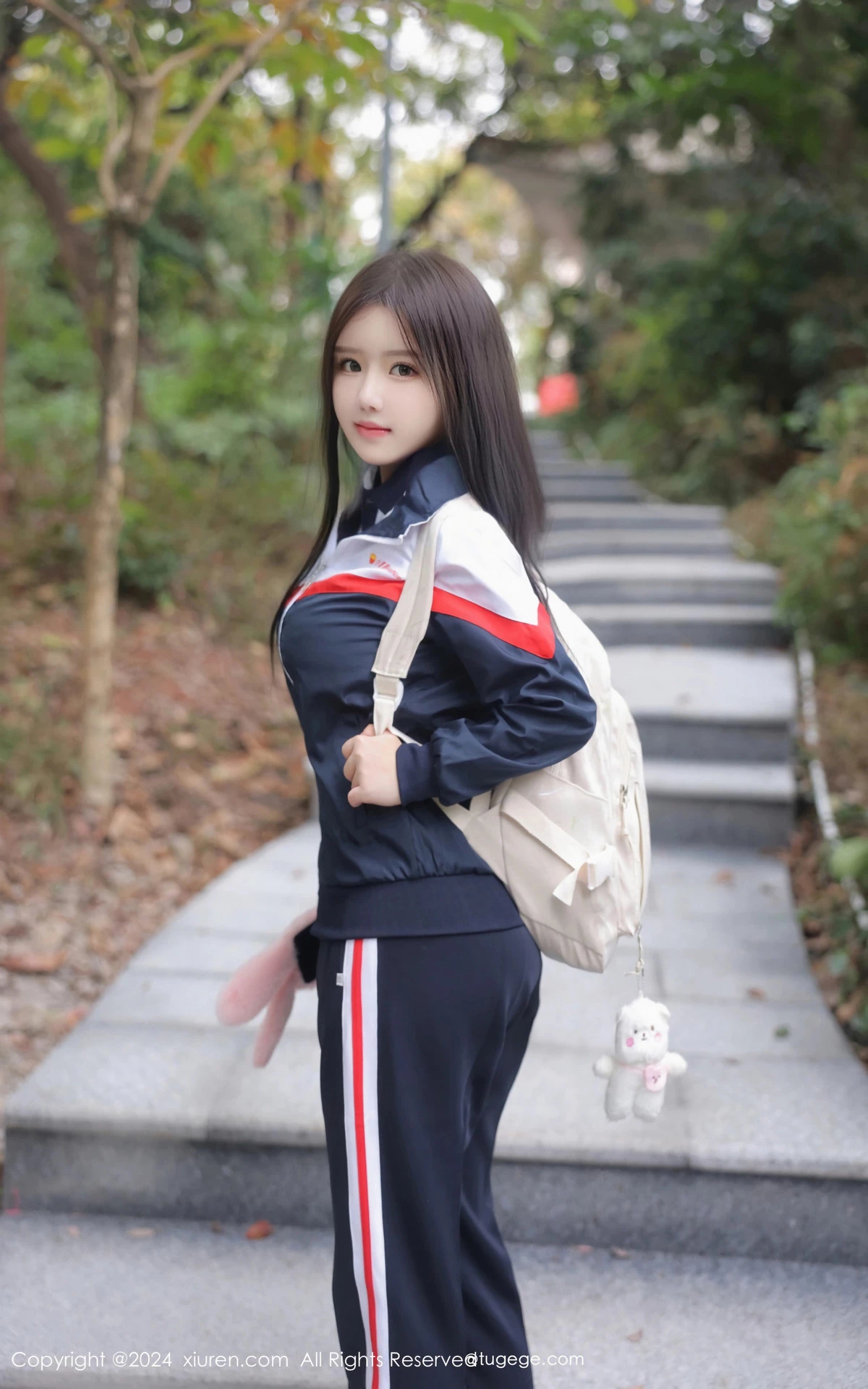 [[XiuRen秀人网]秀人网]No.8335_模特小薯条nienie户外性感学生运动装露超薄肉丝撩人诱惑写真88P