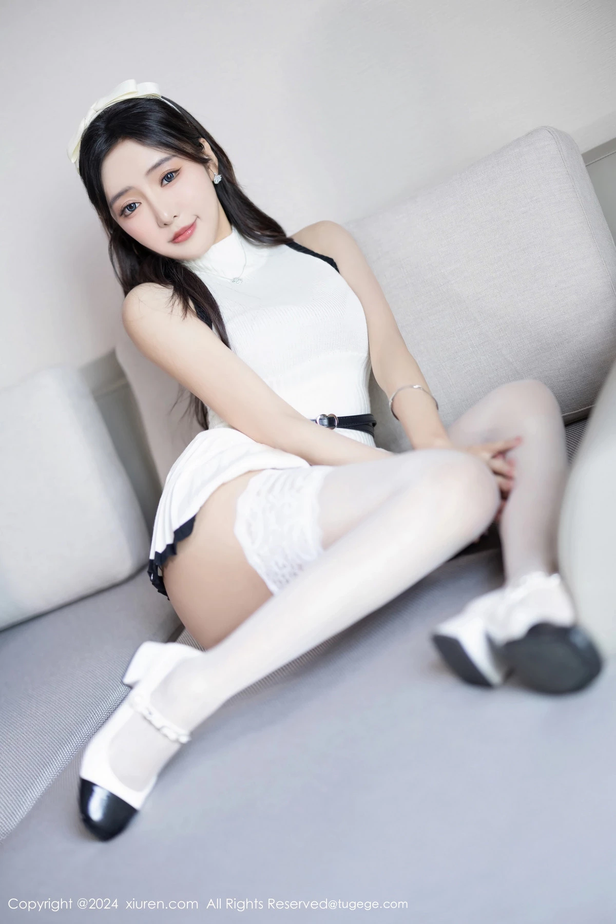 [[XiuRen秀人网]秀人网]No.8334_女神王馨瑶yanni白色连衣短裙露粉色内衣配白丝袜完美诱惑写真80P