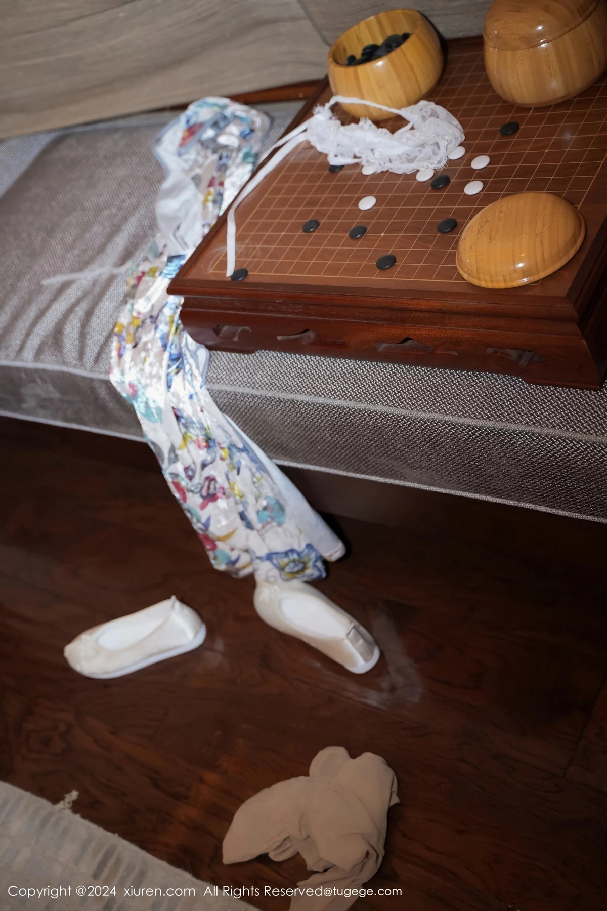 [[XiuRen秀人网]秀人网]No.8330_女神Carol周妍希X性感花色旗袍配超薄肉丝秀丰满身材诱惑写真85P