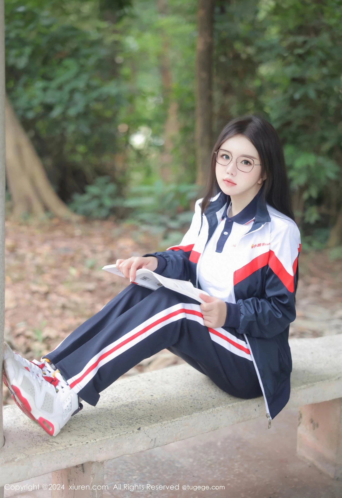 [[XiuRen秀人网]秀人网]No.8335_模特小薯条nienie户外性感学生运动装露超薄肉丝撩人诱惑写真88P