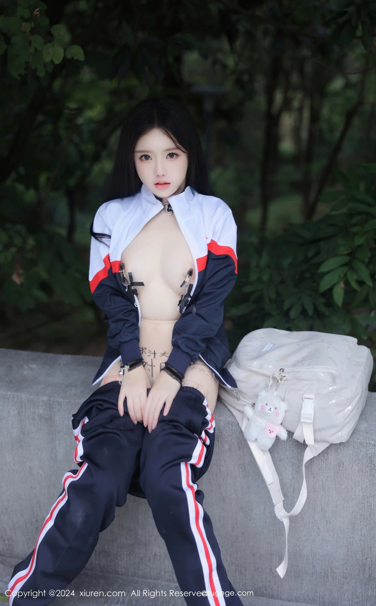 [[XiuRen秀人网]秀人网]No.8335_模特小薯条nienie户外性感学生运动装露超薄肉丝撩人诱惑写真88P