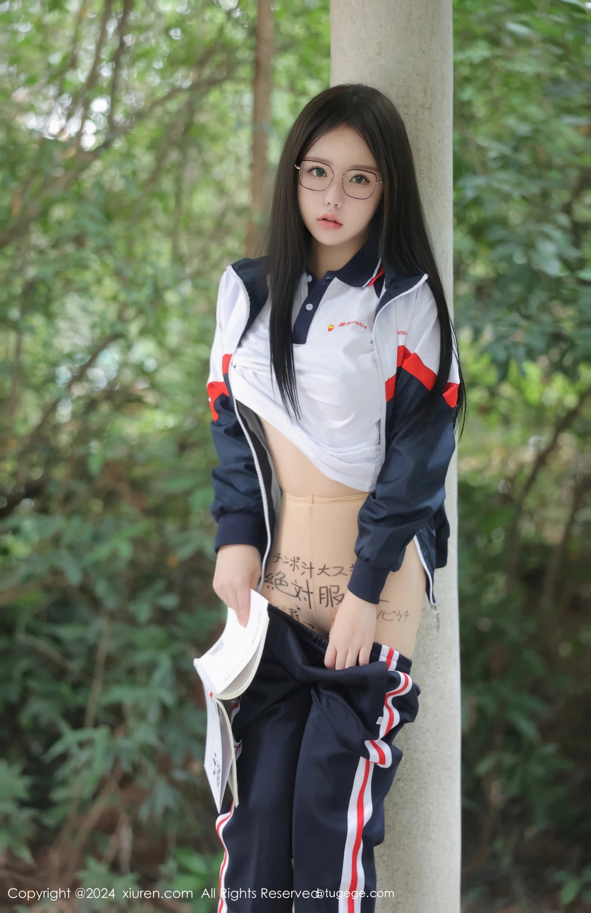 [[XiuRen秀人网]秀人网]No.8335_模特小薯条nienie户外性感学生运动装露超薄肉丝撩人诱惑写真88P