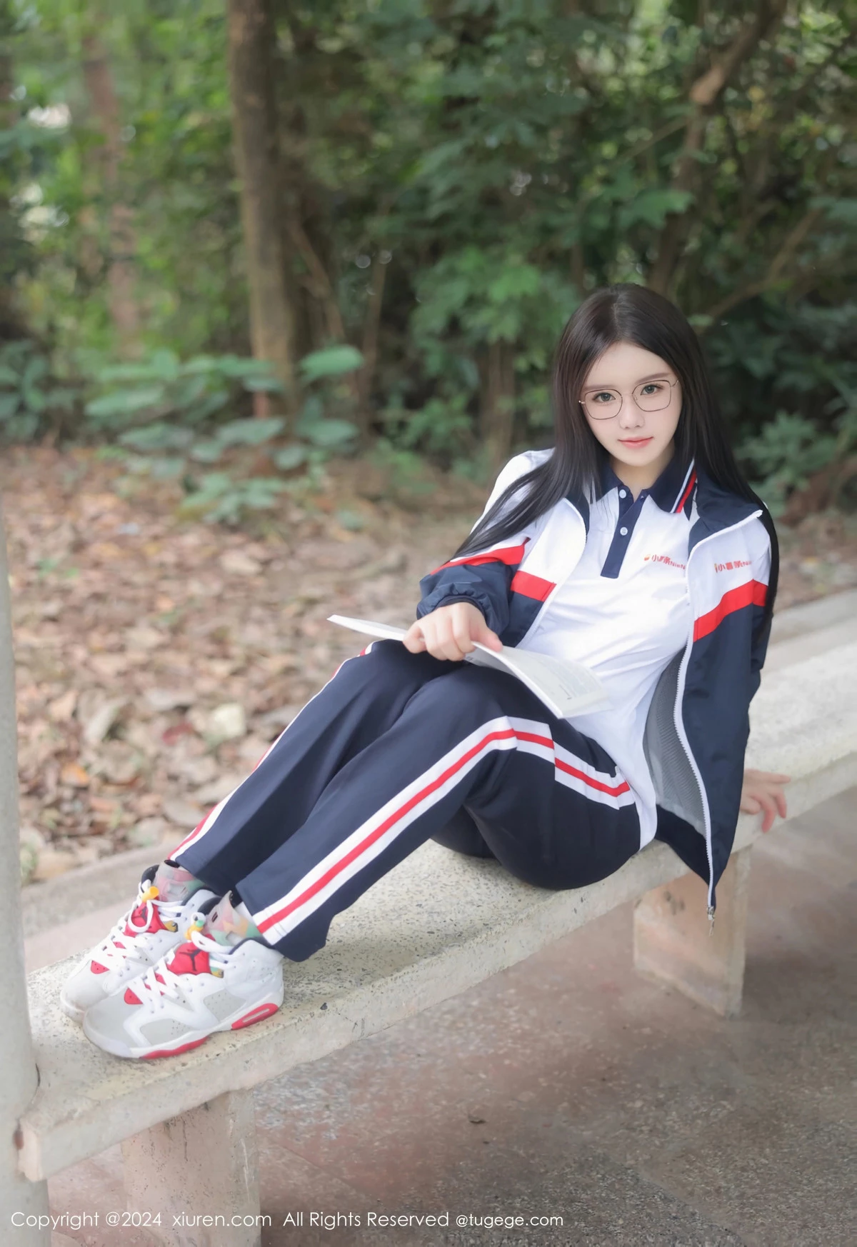 [[XiuRen秀人网]秀人网]No.8335_模特小薯条nienie户外性感学生运动装露超薄肉丝撩人诱惑写真88P