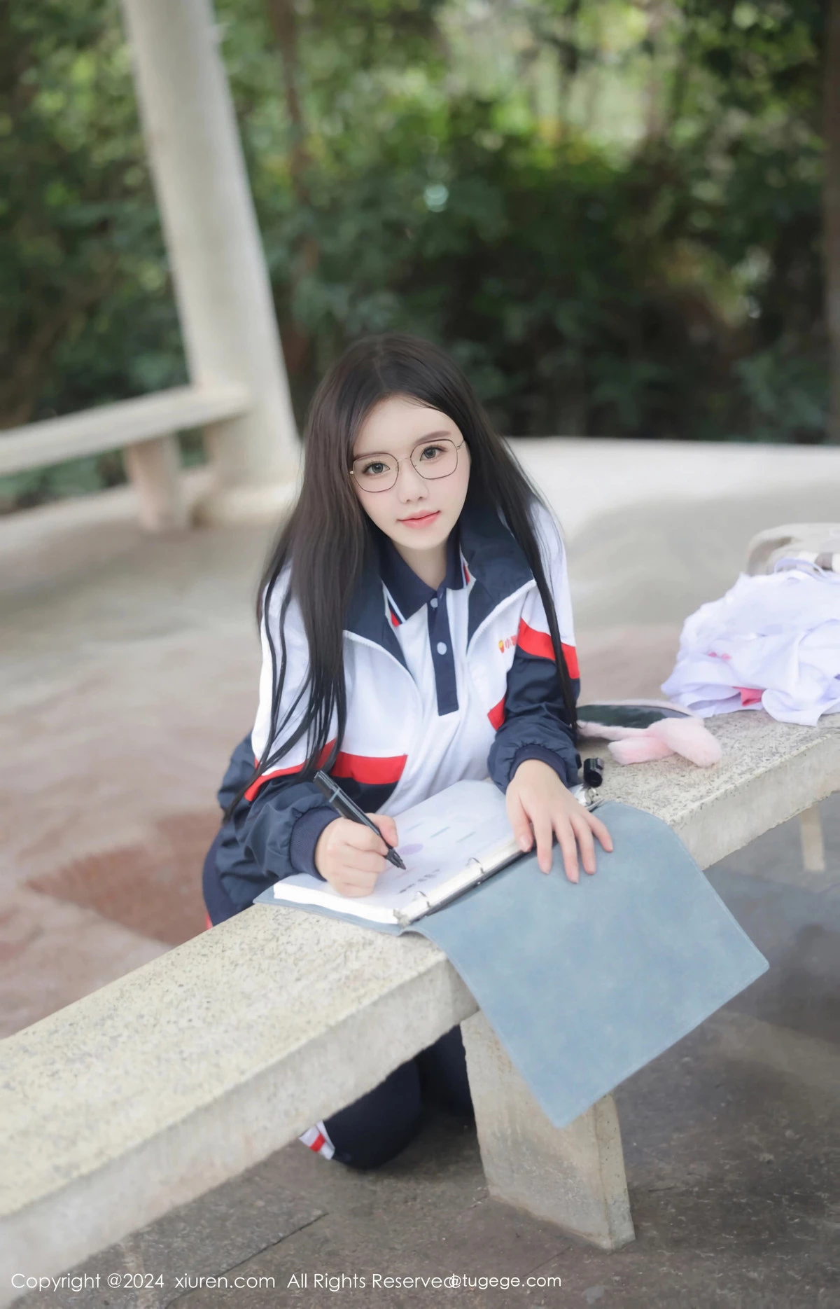 [[XiuRen秀人网]秀人网]No.8335_模特小薯条nienie户外性感学生运动装露超薄肉丝撩人诱惑写真88P