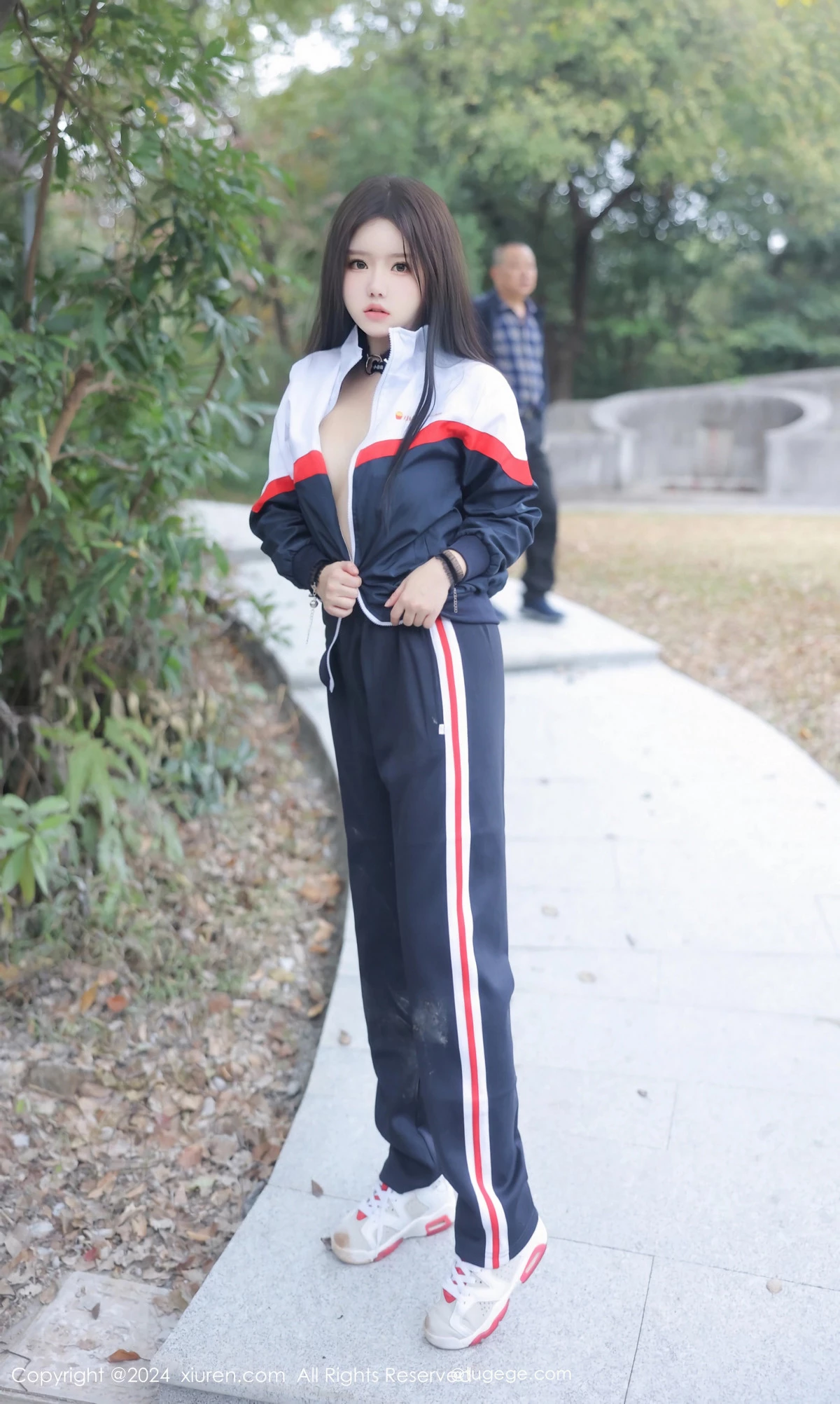 [[XiuRen秀人网]秀人网]No.8335_模特小薯条nienie户外性感学生运动装露超薄肉丝撩人诱惑写真88P