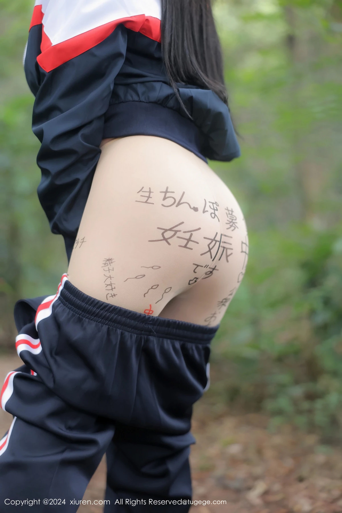 [[XiuRen秀人网]秀人网]No.8335_模特小薯条nienie户外性感学生运动装露超薄肉丝撩人诱惑写真88P