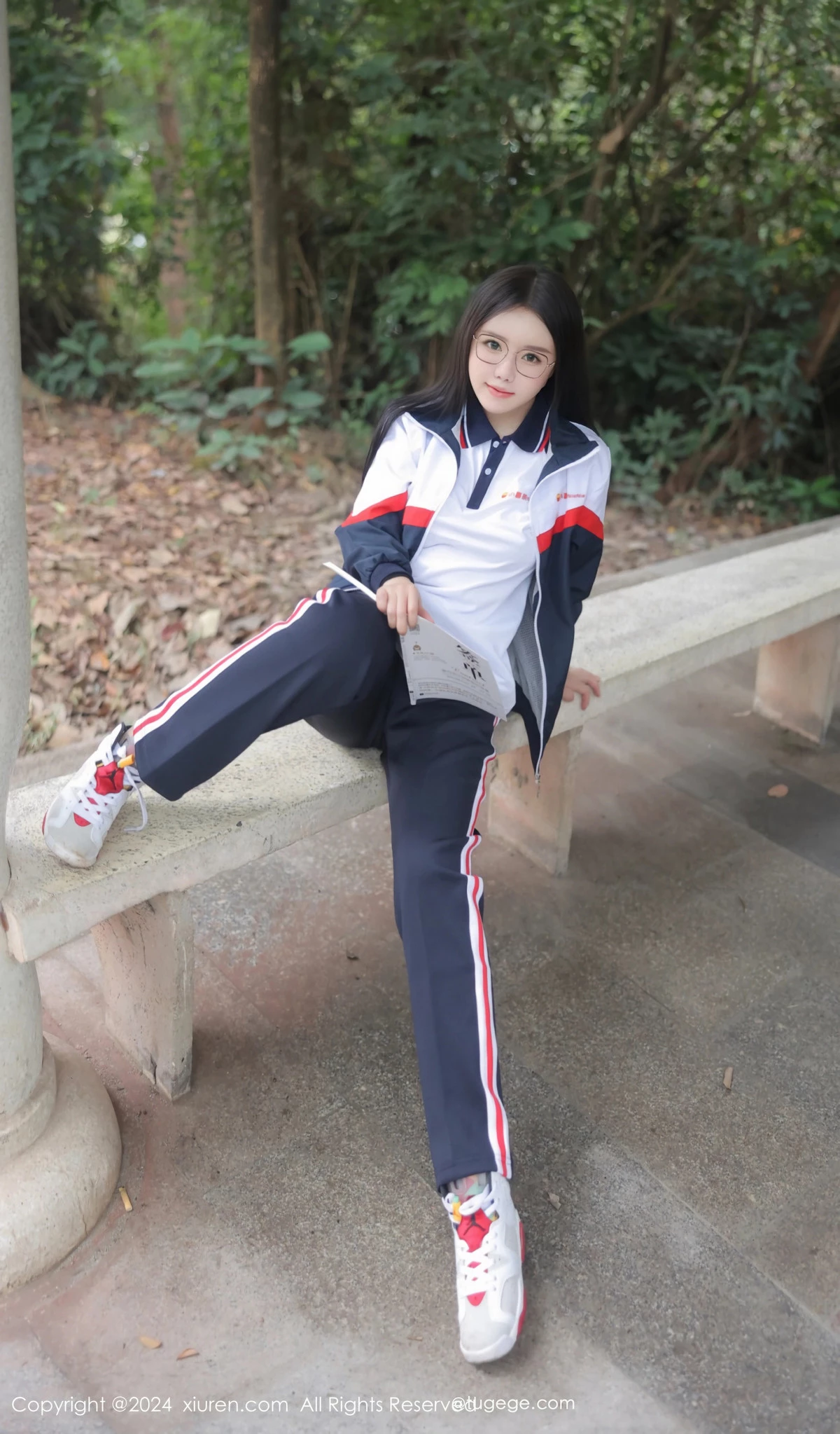 [[XiuRen秀人网]秀人网]No.8335_模特小薯条nienie户外性感学生运动装露超薄肉丝撩人诱惑写真88P