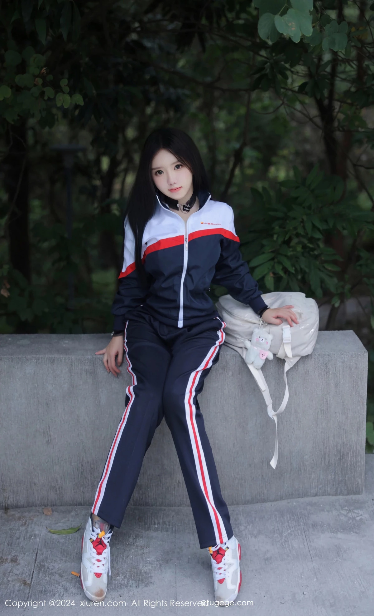 [[XiuRen秀人网]秀人网]No.8335_模特小薯条nienie户外性感学生运动装露超薄肉丝撩人诱惑写真88P