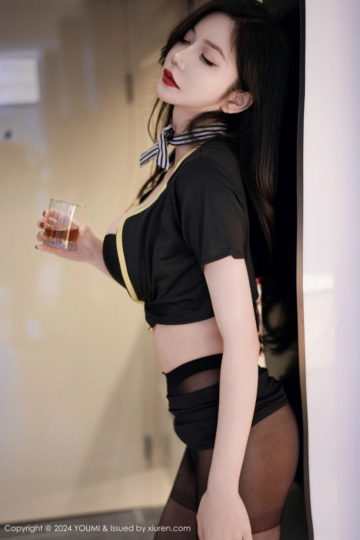 [YouMi尤蜜荟]Vol.1046_模特心妍小公主私房性感黑色内衣配超薄黑丝秀凹凸身材诱惑写真78P