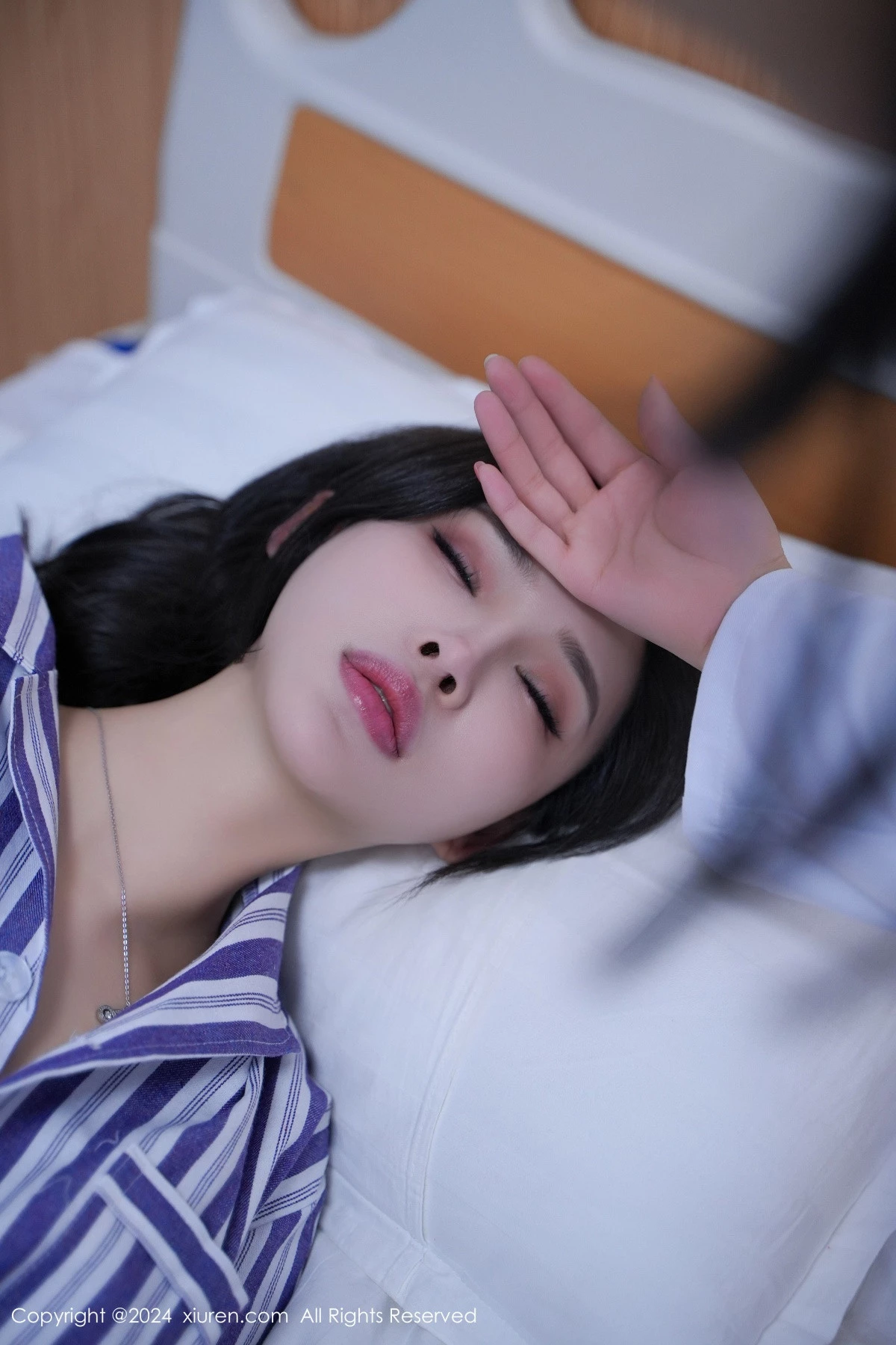 [[XiuRen秀人网]秀人网]No.8346_女神Carol周妍希X角色扮演患者服配开档肉丝秀丰满身材诱惑写真72P