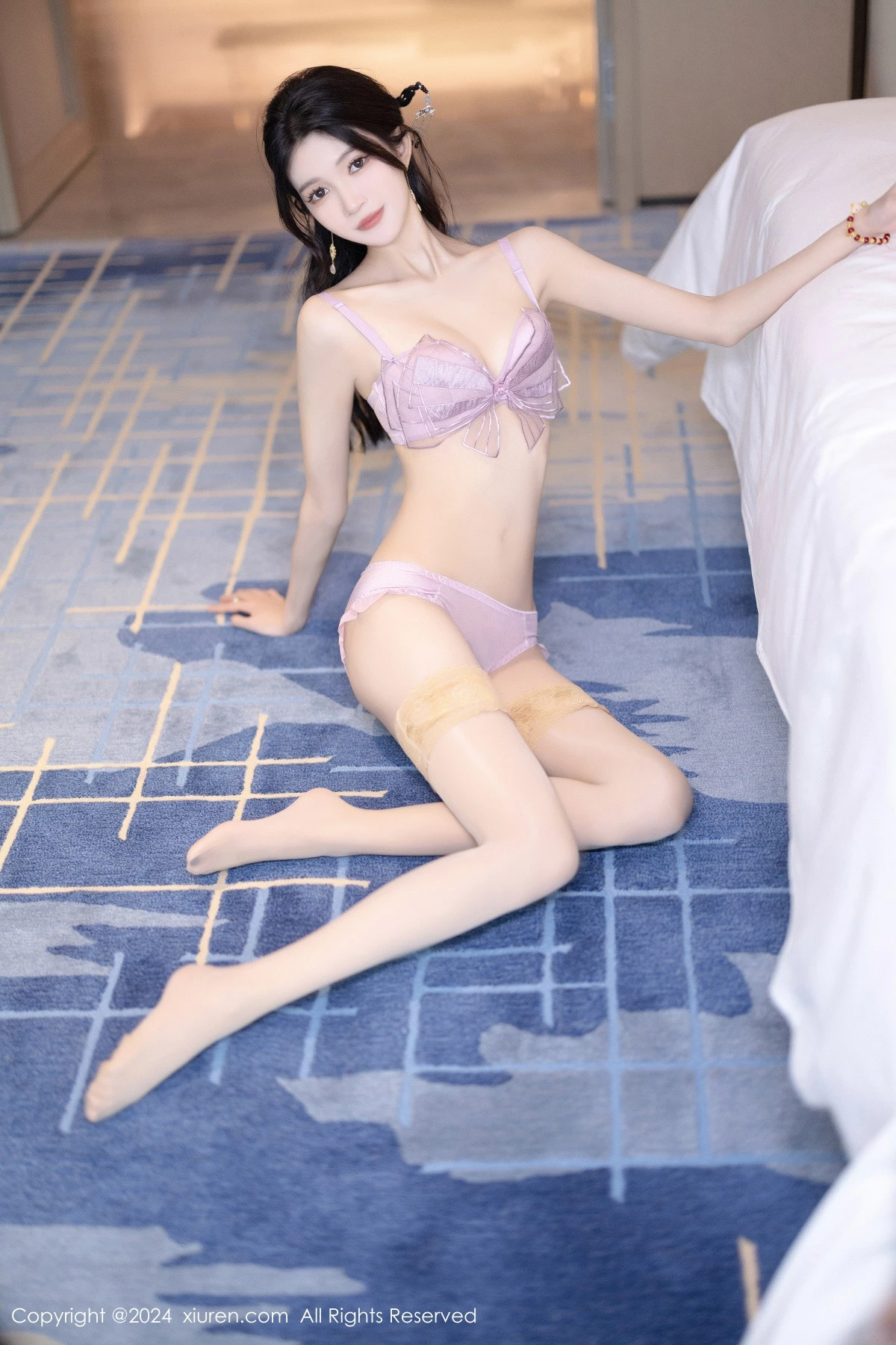 [[XiuRen秀人网]秀人网]No.8347_模特程程程私房性感紫色内衣配诱人丝袜秀曼妙身姿迷人诱惑写真85P