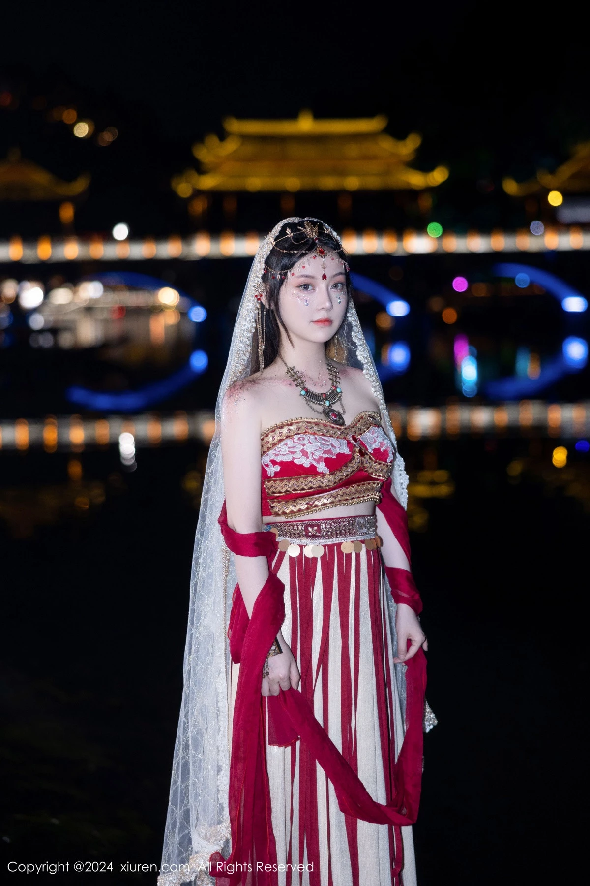 [[XiuRen秀人网]秀人网]No.8349_模特豆瓣酱性感红色薄纱西域服饰半脱秀丰腴身材撩人诱惑写真82P