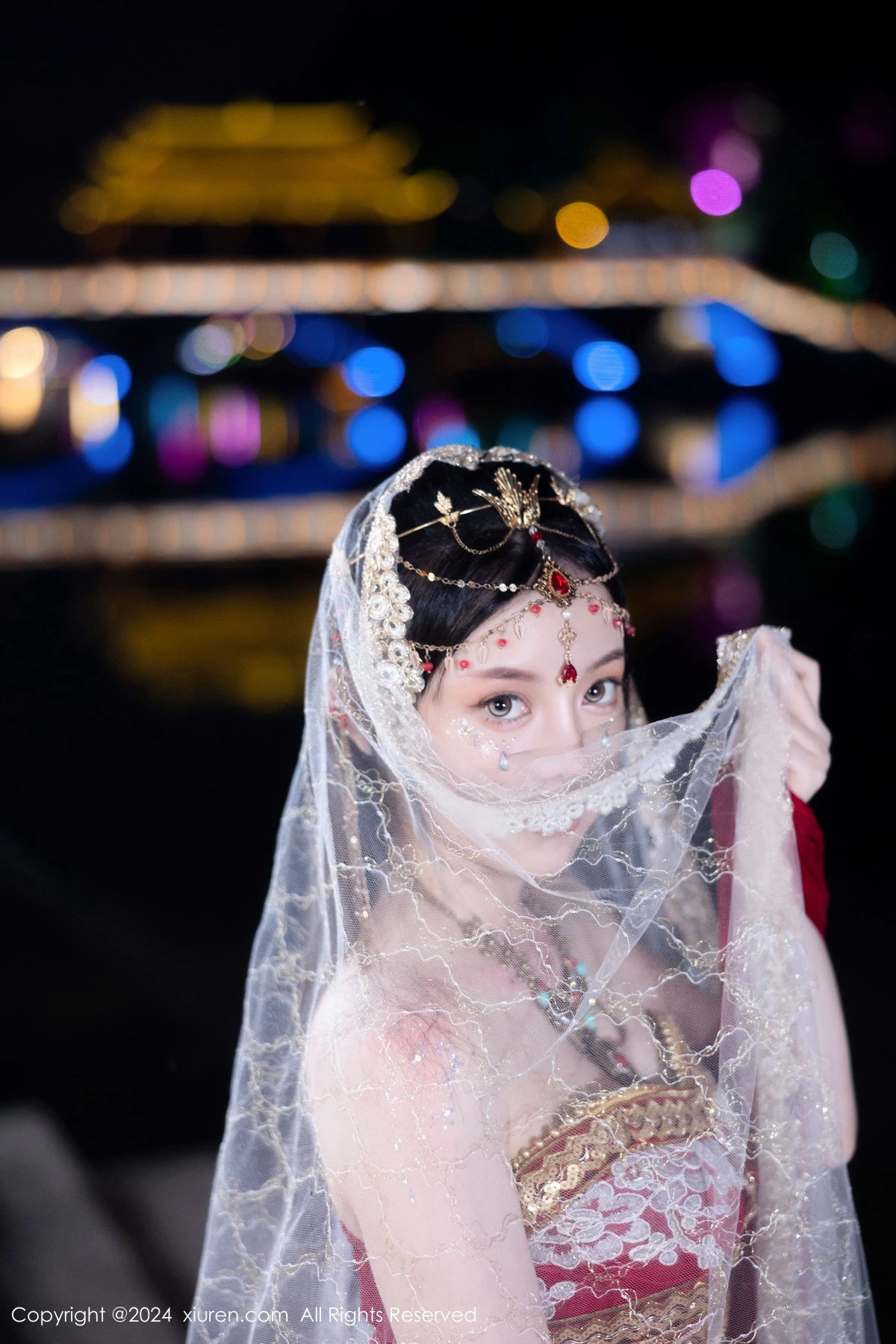 [[XiuRen秀人网]秀人网]No.8349_模特豆瓣酱性感红色薄纱西域服饰半脱秀丰腴身材撩人诱惑写真82P