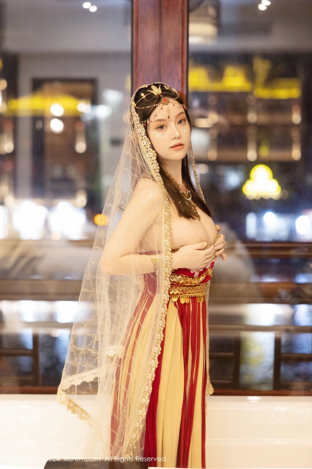 [[XiuRen秀人网]秀人网]No.8349_模特豆瓣酱性感红色薄纱西域服饰半脱秀丰腴身材撩人诱惑写真82P