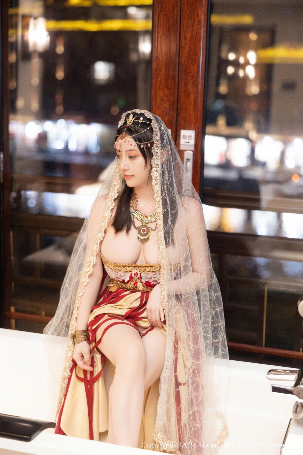 [[XiuRen秀人网]秀人网]No.8349_模特豆瓣酱性感红色薄纱西域服饰半脱秀丰腴身材撩人诱惑写真82P