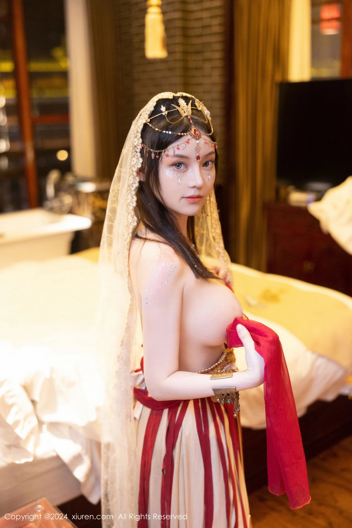 [[XiuRen秀人网]秀人网]No.8349_模特豆瓣酱性感红色薄纱西域服饰半脱秀丰腴身材撩人诱惑写真82P