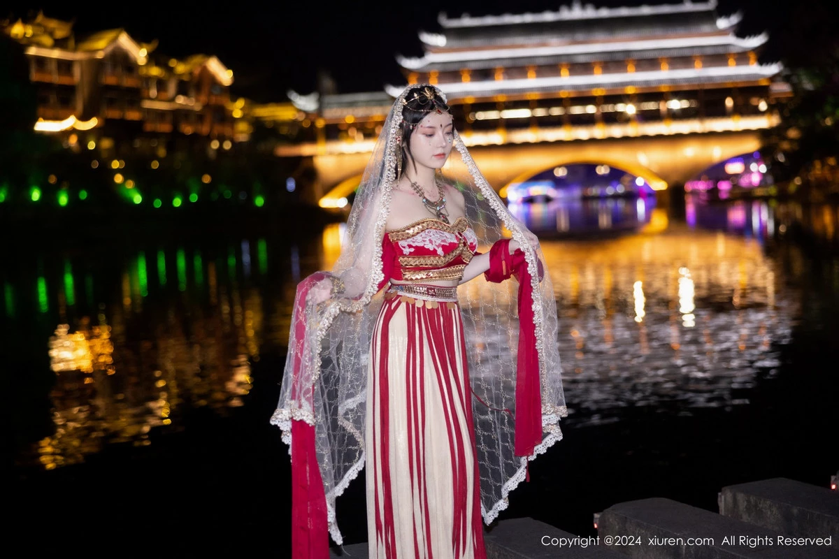 [[XiuRen秀人网]秀人网]No.8349_模特豆瓣酱性感红色薄纱西域服饰半脱秀丰腴身材撩人诱惑写真82P