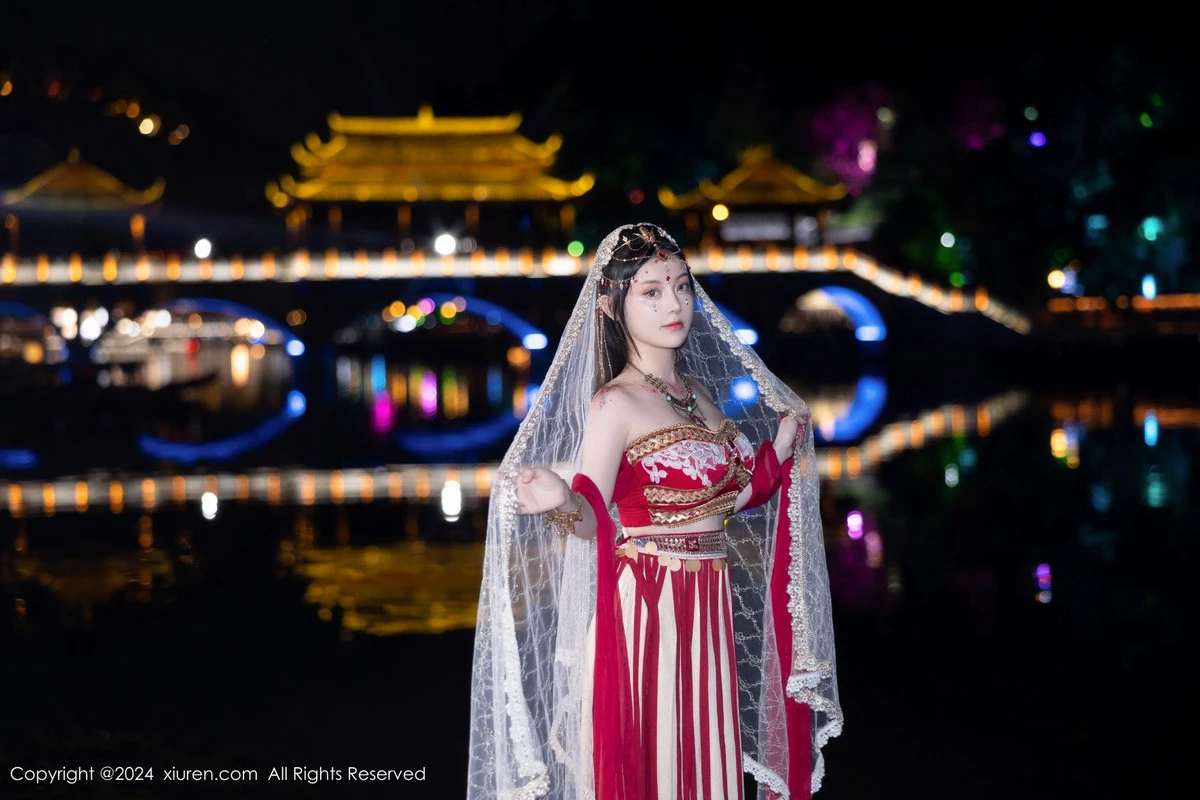 [[XiuRen秀人网]秀人网]No.8349_模特豆瓣酱性感红色薄纱西域服饰半脱秀丰腴身材撩人诱惑写真82P