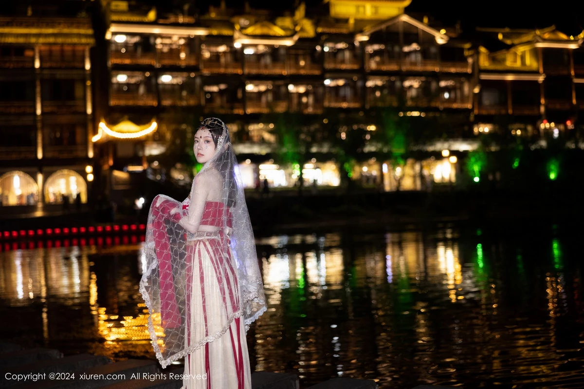 [[XiuRen秀人网]秀人网]No.8349_模特豆瓣酱性感红色薄纱西域服饰半脱秀丰腴身材撩人诱惑写真82P