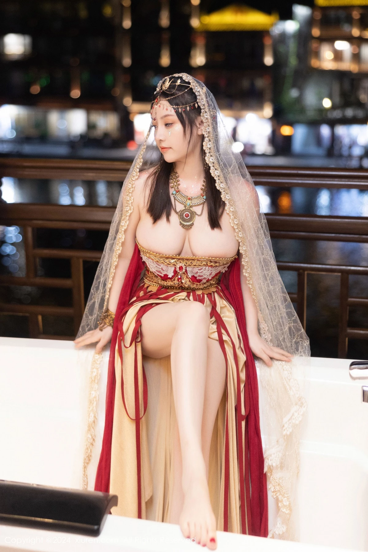 [[XiuRen秀人网]秀人网]No.8349_模特豆瓣酱性感红色薄纱西域服饰半脱秀丰腴身材撩人诱惑写真82P