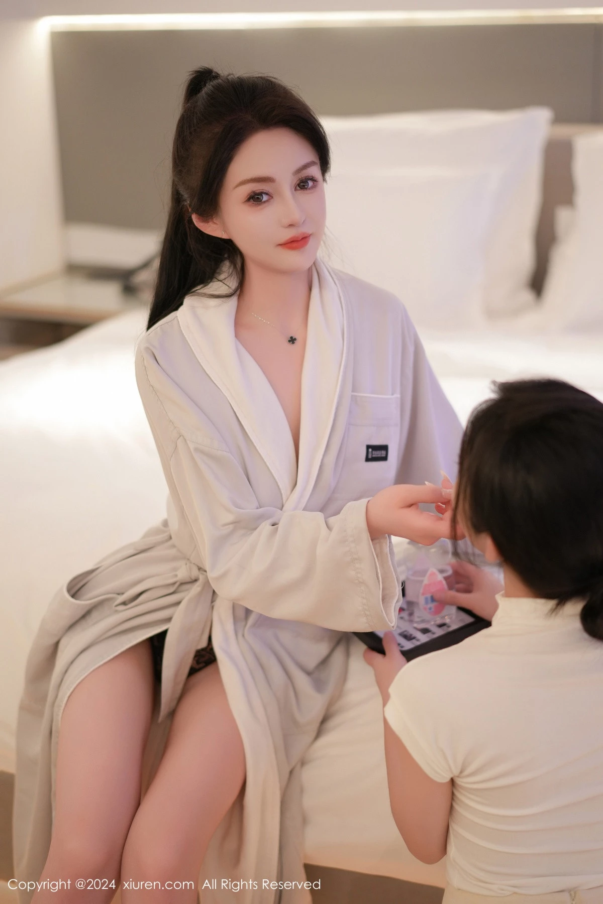 [[XiuRen秀人网]秀人网]No.8350_模特合集女神林幼一＆谭小灵剧情演绎性感白色浴袍迷人诱惑写真113P