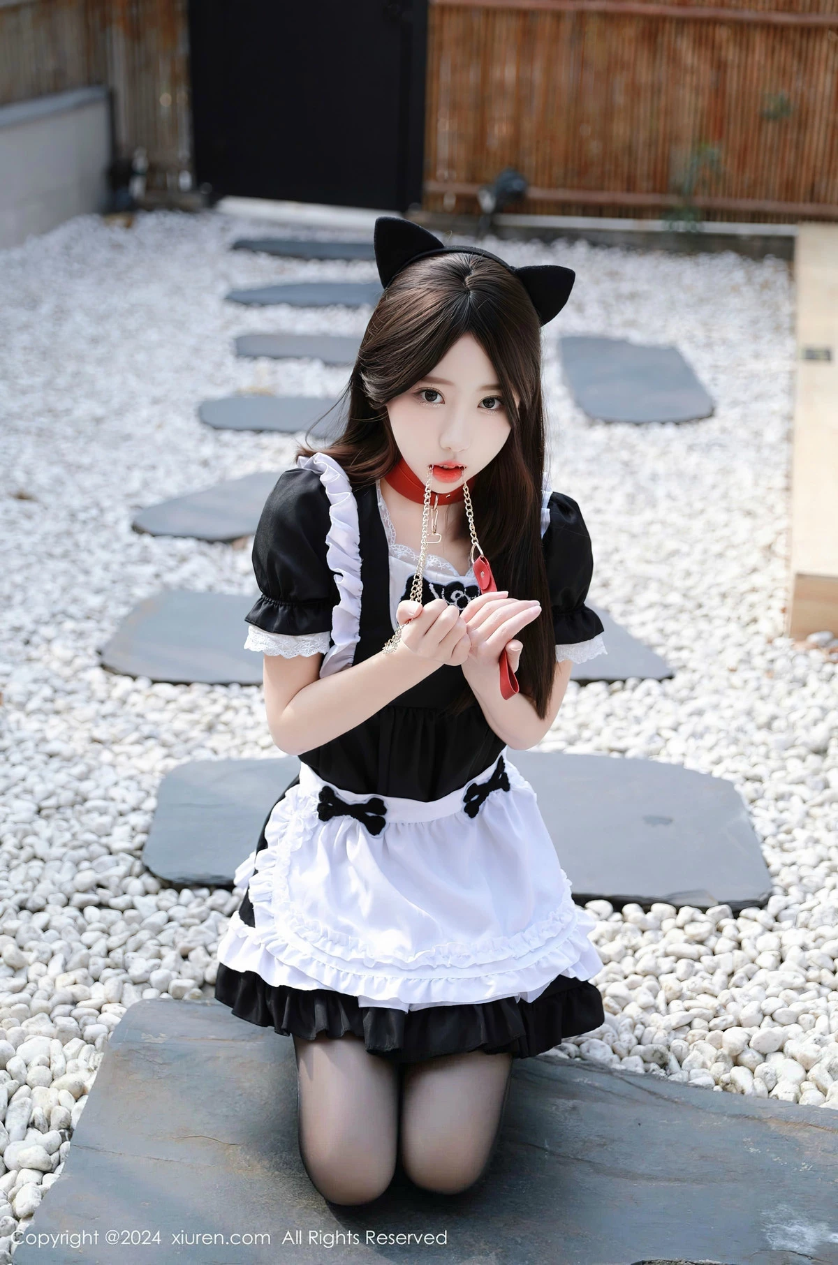 [[XiuRen秀人网]秀人网]No.8351_模特桃妖夭性感黑色女仆服饰配超薄无内黑丝秀娇美身段诱惑写真89P