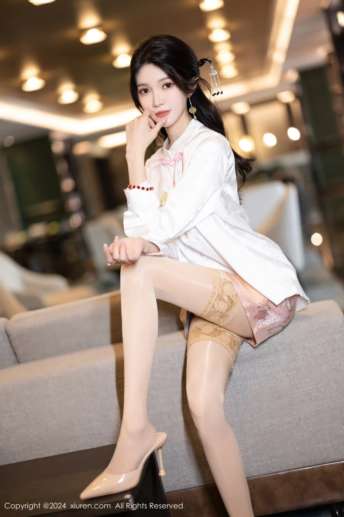 [[XiuRen秀人网]秀人网]No.8347_模特程程程私房性感紫色内衣配诱人丝袜秀曼妙身姿迷人诱惑写真85P